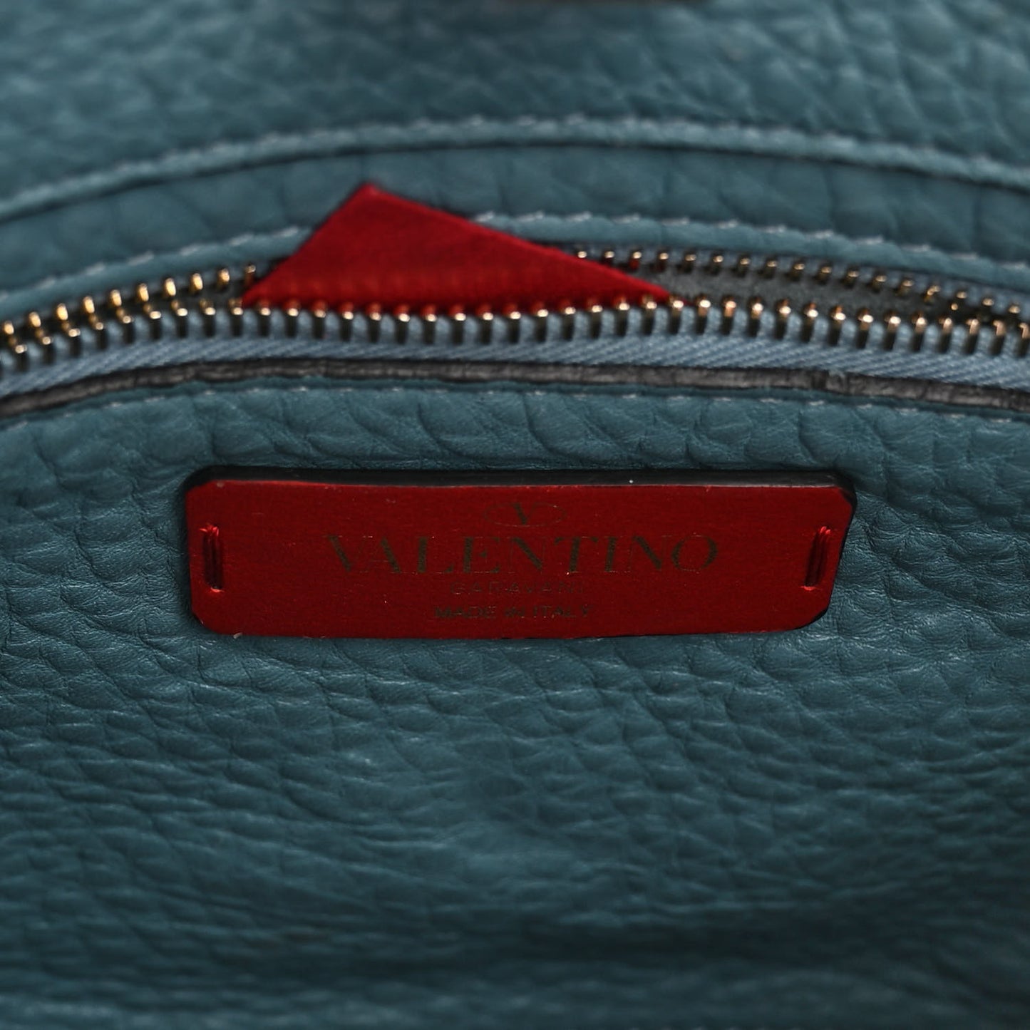 Pebbled Calfskin Mini Rockstud Flip-Lock Messenger Bag Atlantique
