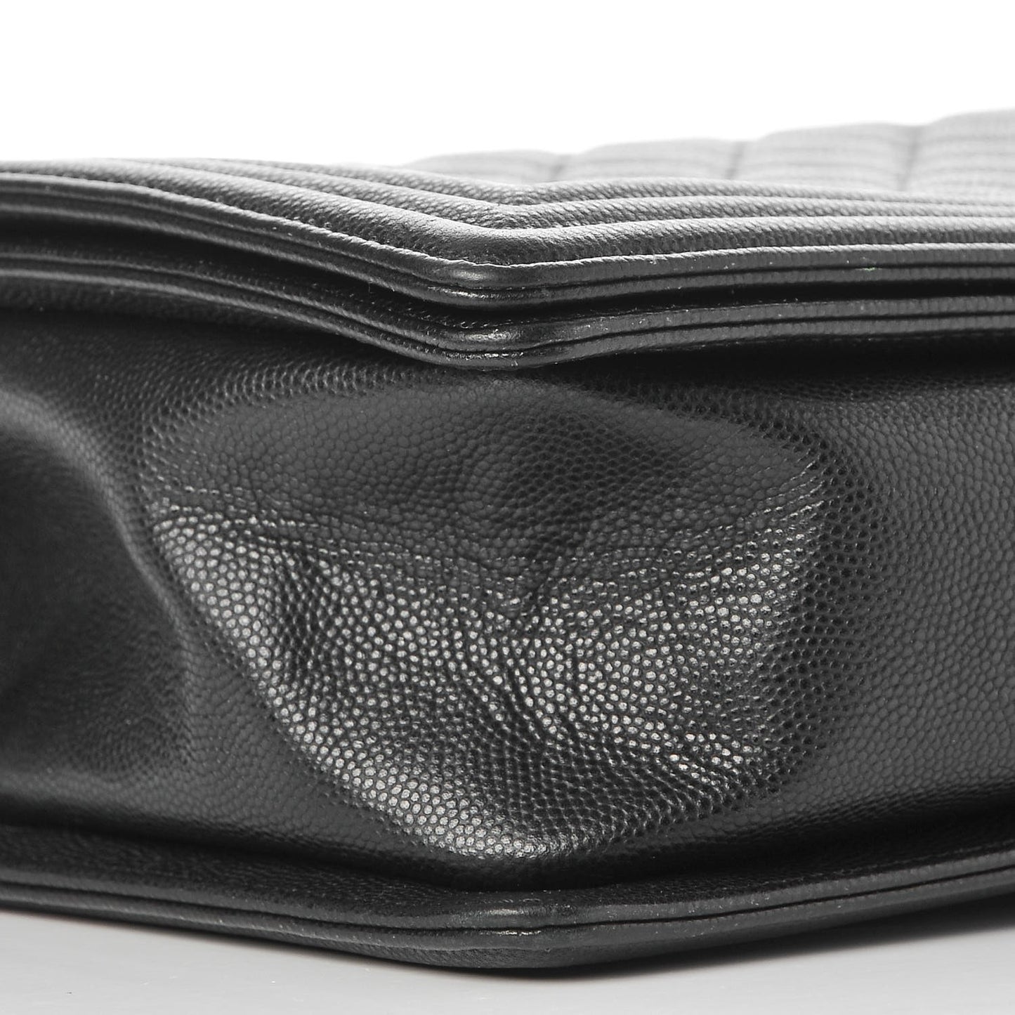Caviar Quilted New Medium Boy Flap Black