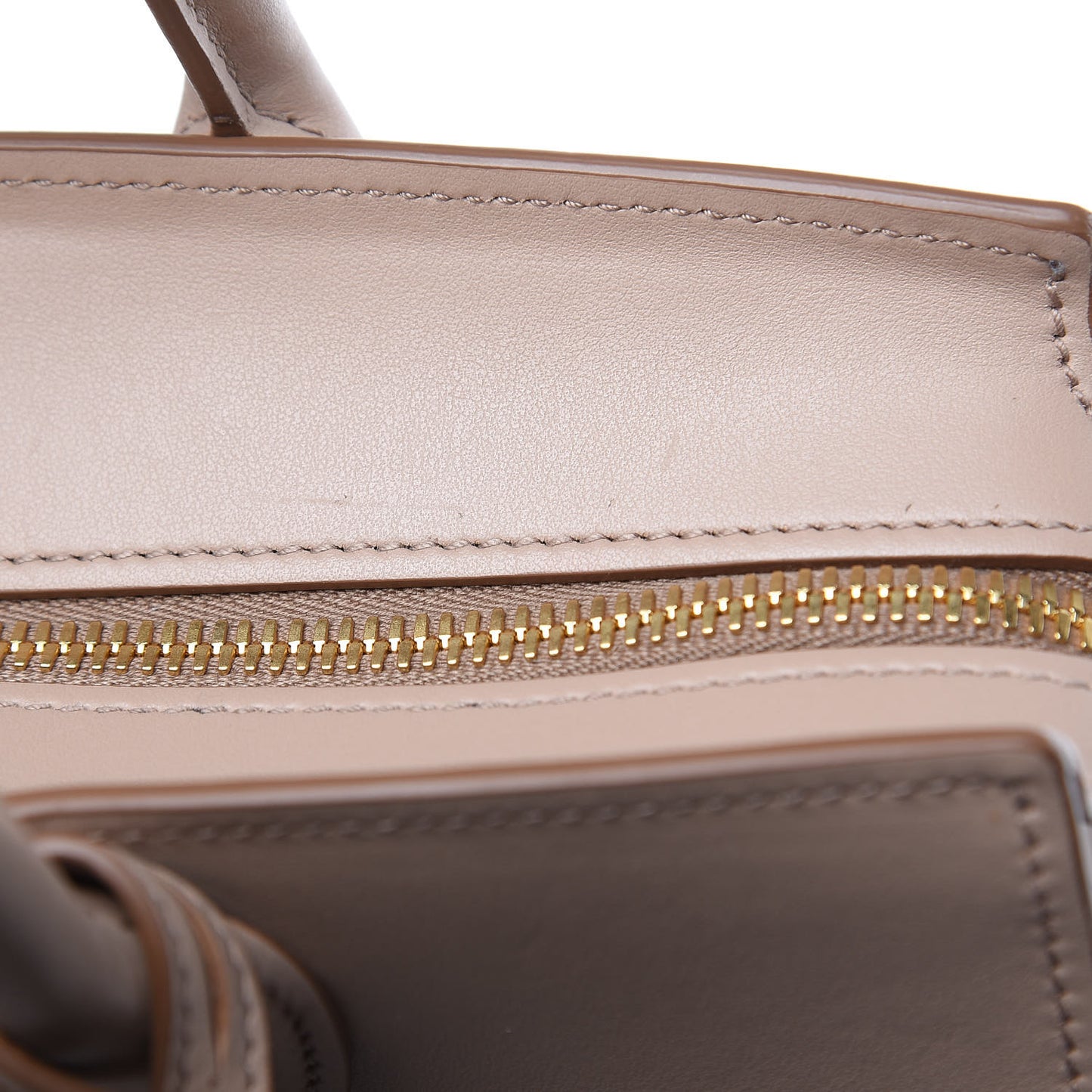 Saffiano City Calfskin Medium Esplanade Cammeo