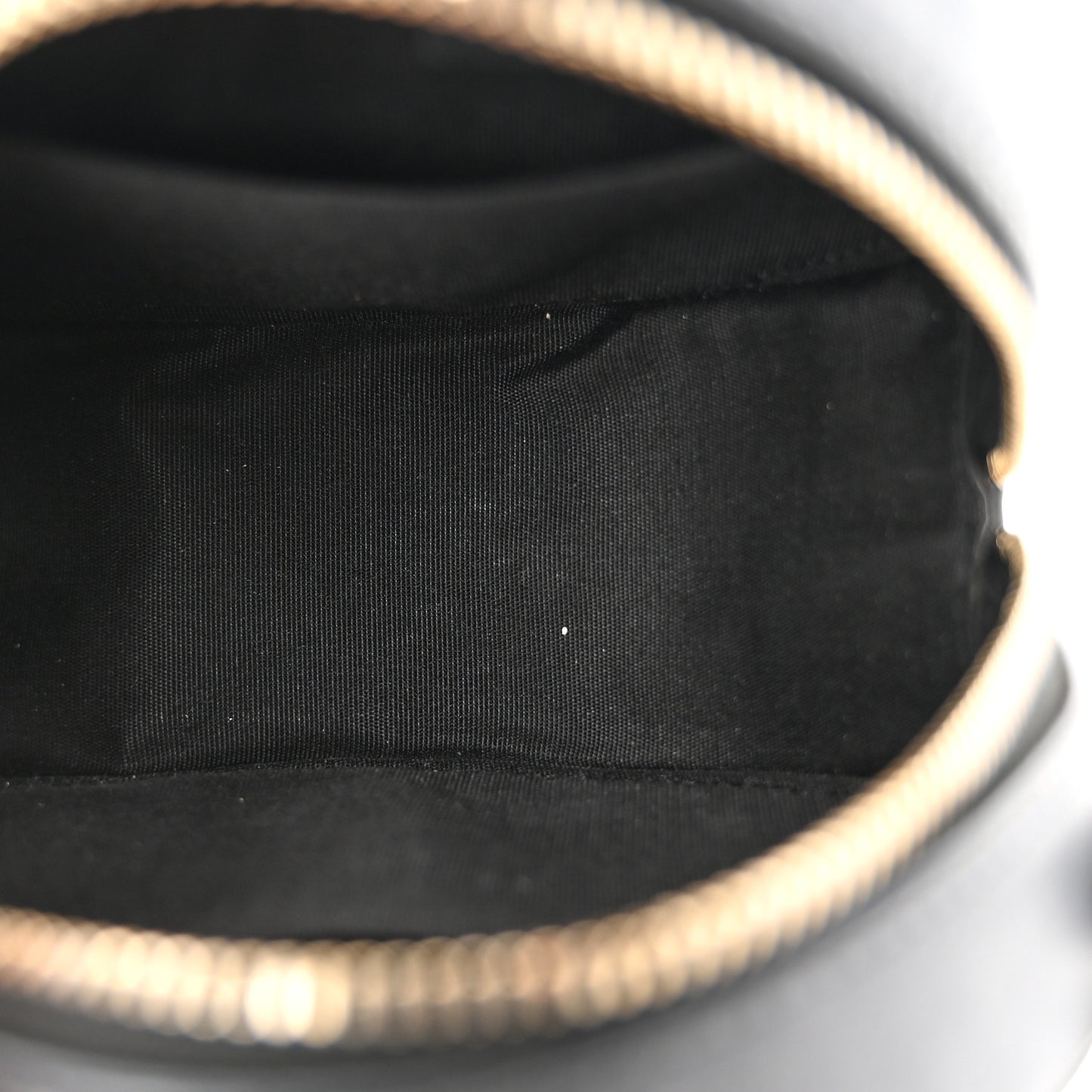 Iridescent Lambskin Quilted Pearl Round Clutch With Chain Black