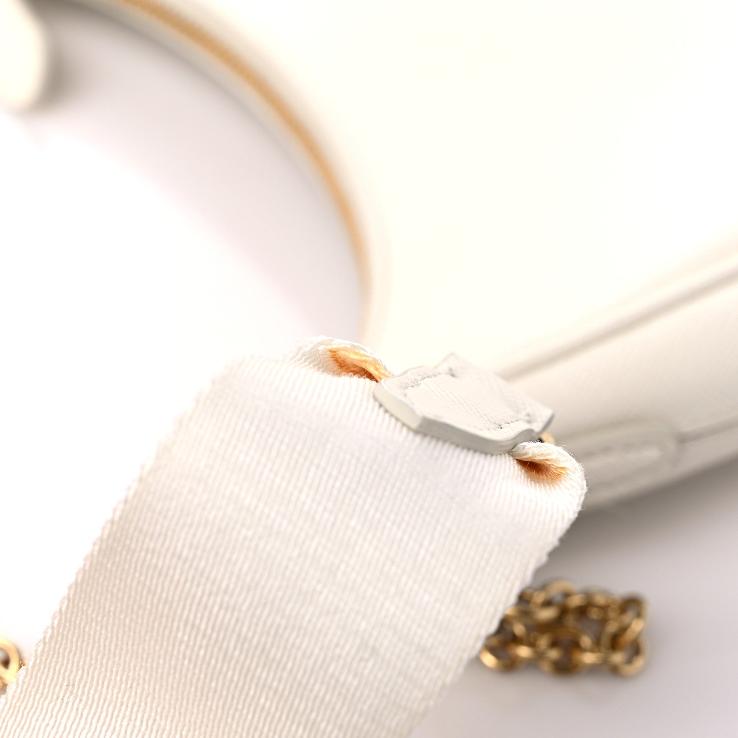 Prada Saffiano Re-Edition 2005 Shoulder Bag White 10 of 10