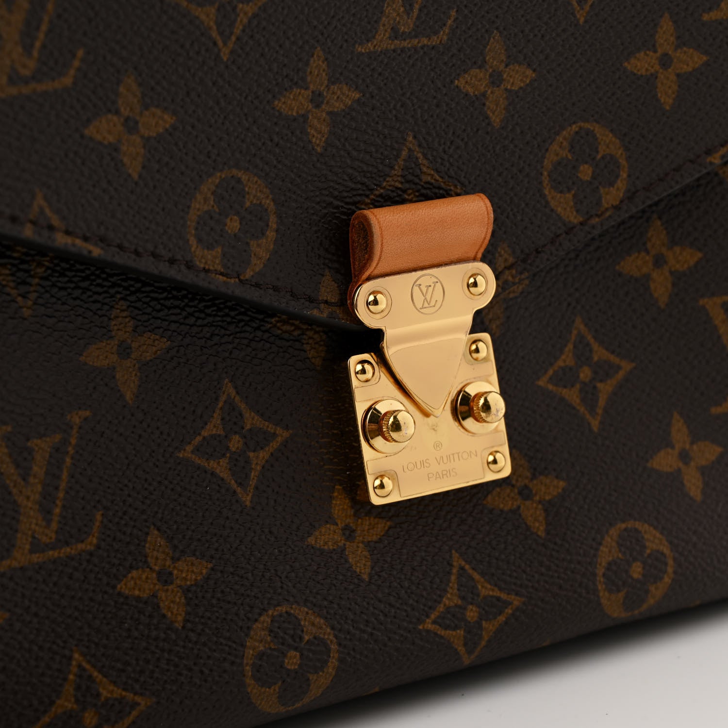 Louis Vuitton Monogram Pochette Metis 13 of 18