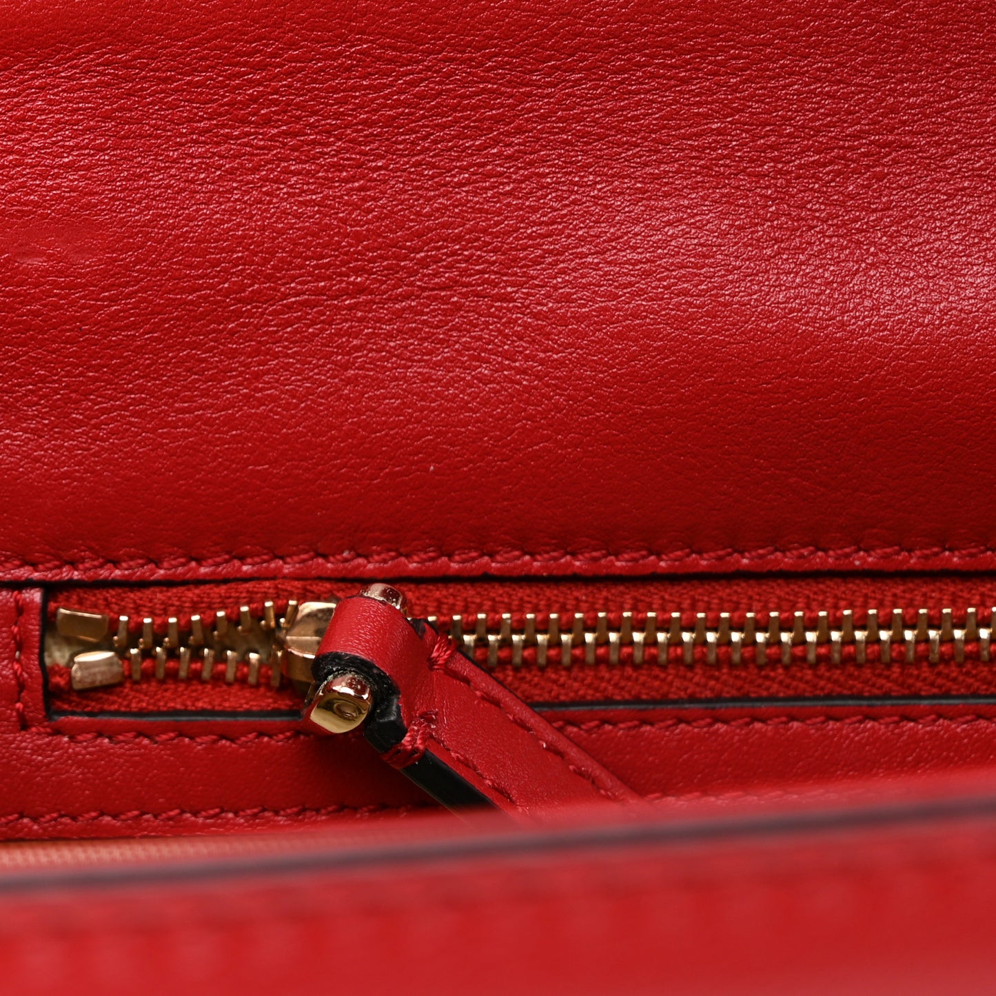Vitello Medium Glam Lock Rockstud Flap Rubino