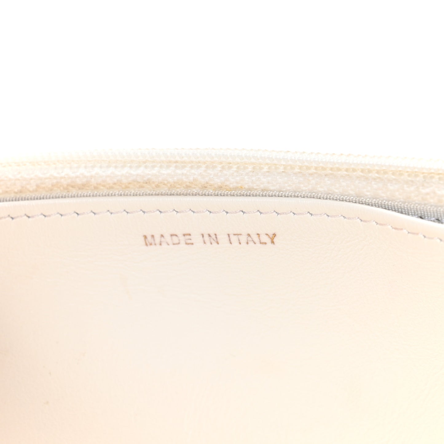 Caviar Quilted Boy Wallet On Chain WOC White
