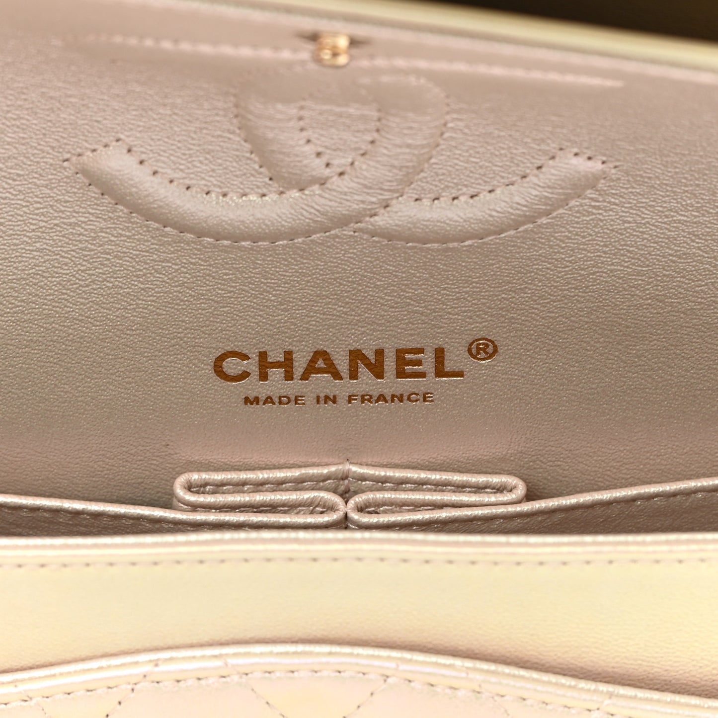 Iridescent Lambskin Quilted Medium Double Flap Ivory