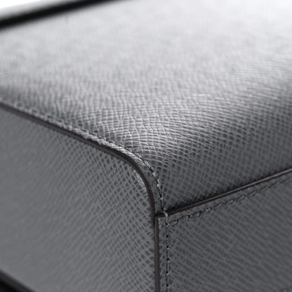 Louis Vuitton Taiga New Flap Messenger Gris 9 of 13