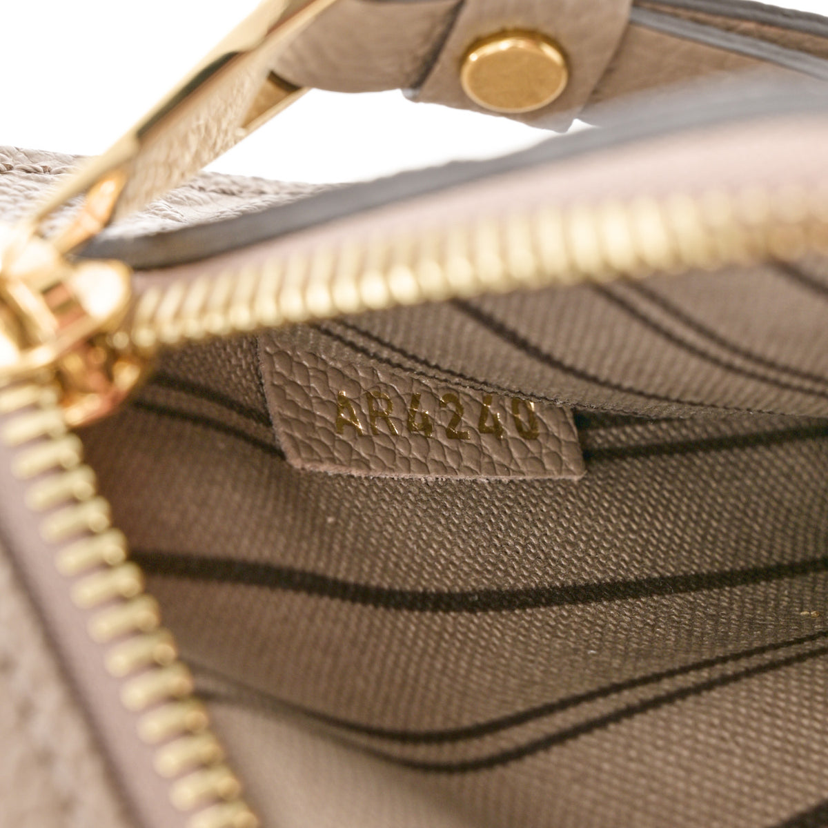 Empreinte Pochette Metis Tourterelle