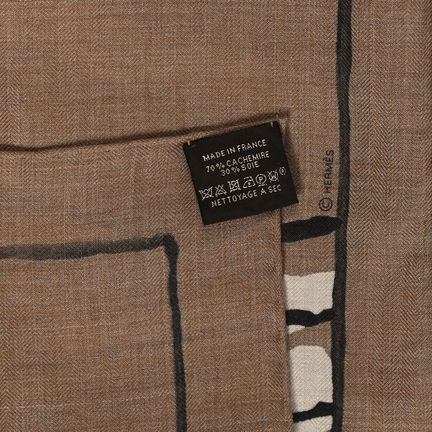 Cashmere Silk Libre Comme Pegase Shawl 140 Caramel Creme Black