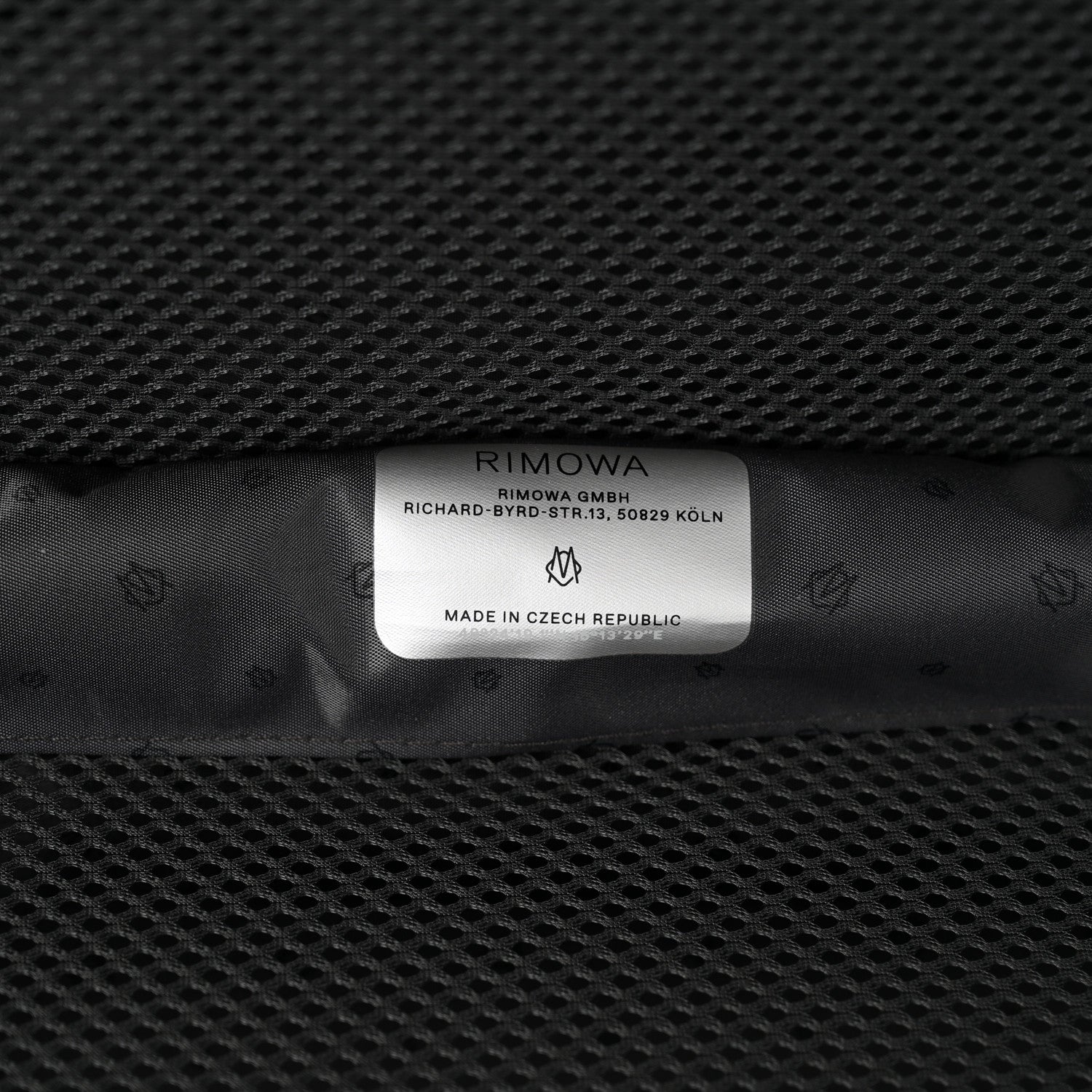 Rimowa Gloss Polycarbonate Essential Lite Cabin U Black Black 6 of 10