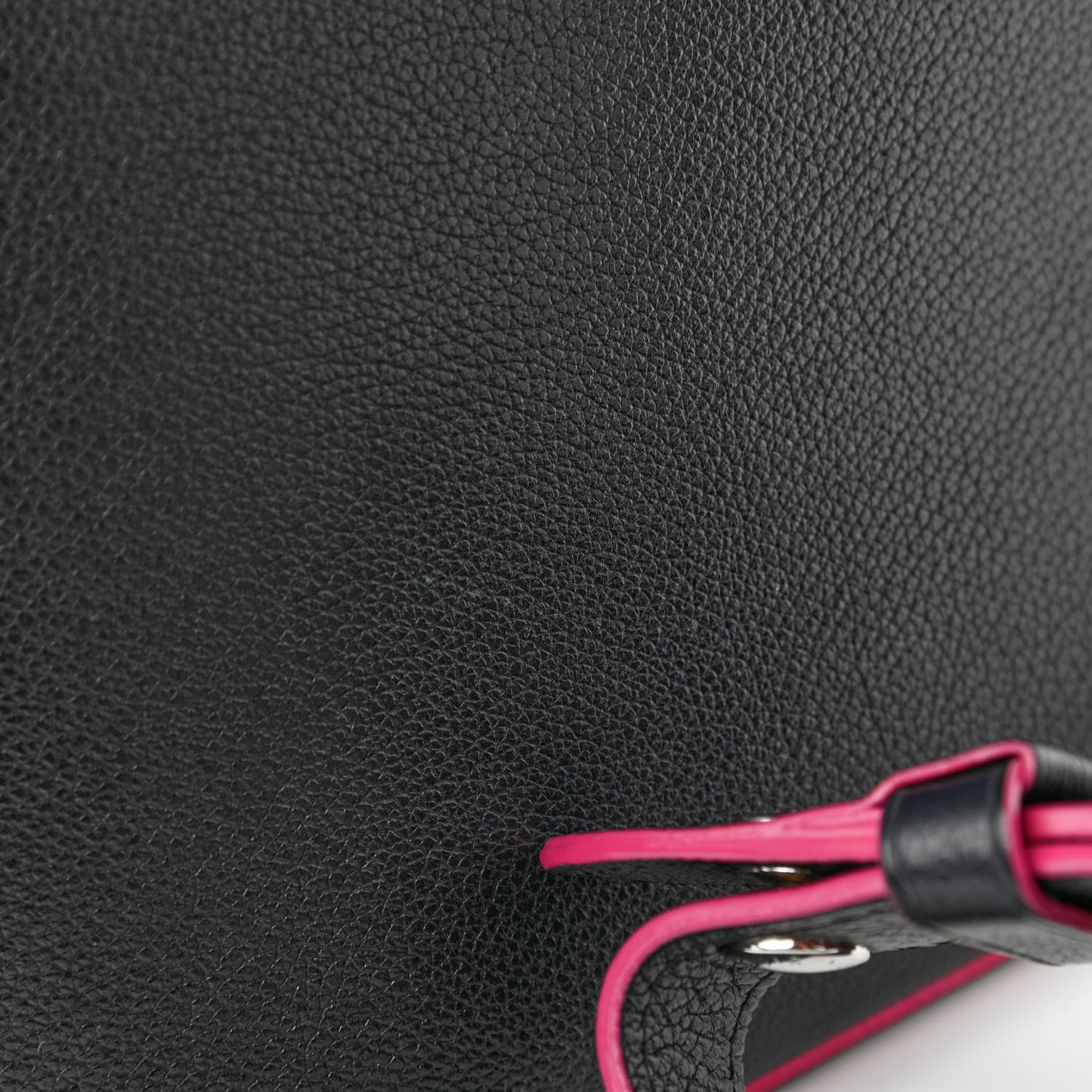 Calfskin Lockme Bucket Black