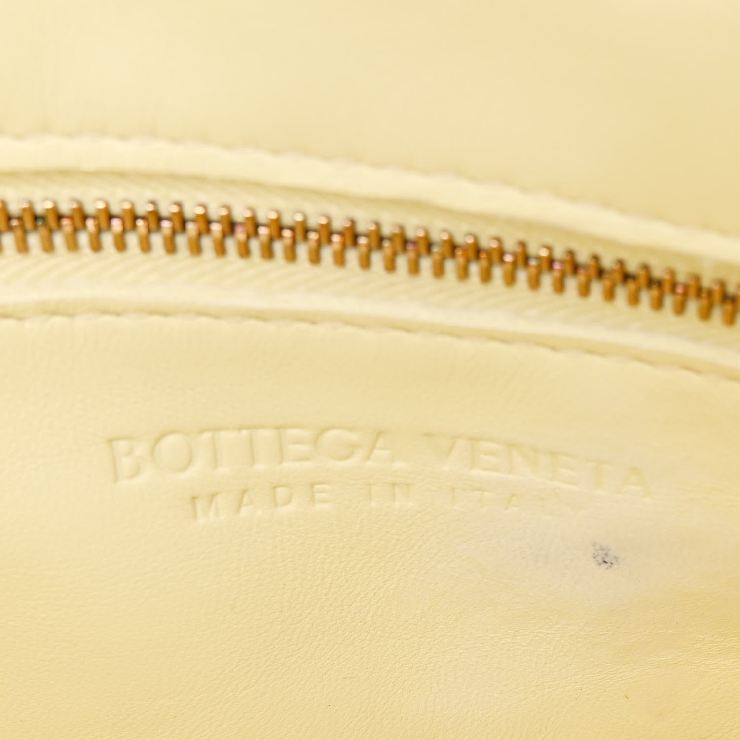 Bottega Veneta Grained Calfskin Maxi Intrecciato Cassette Crossbody Bag Ice Cream 6 of 10