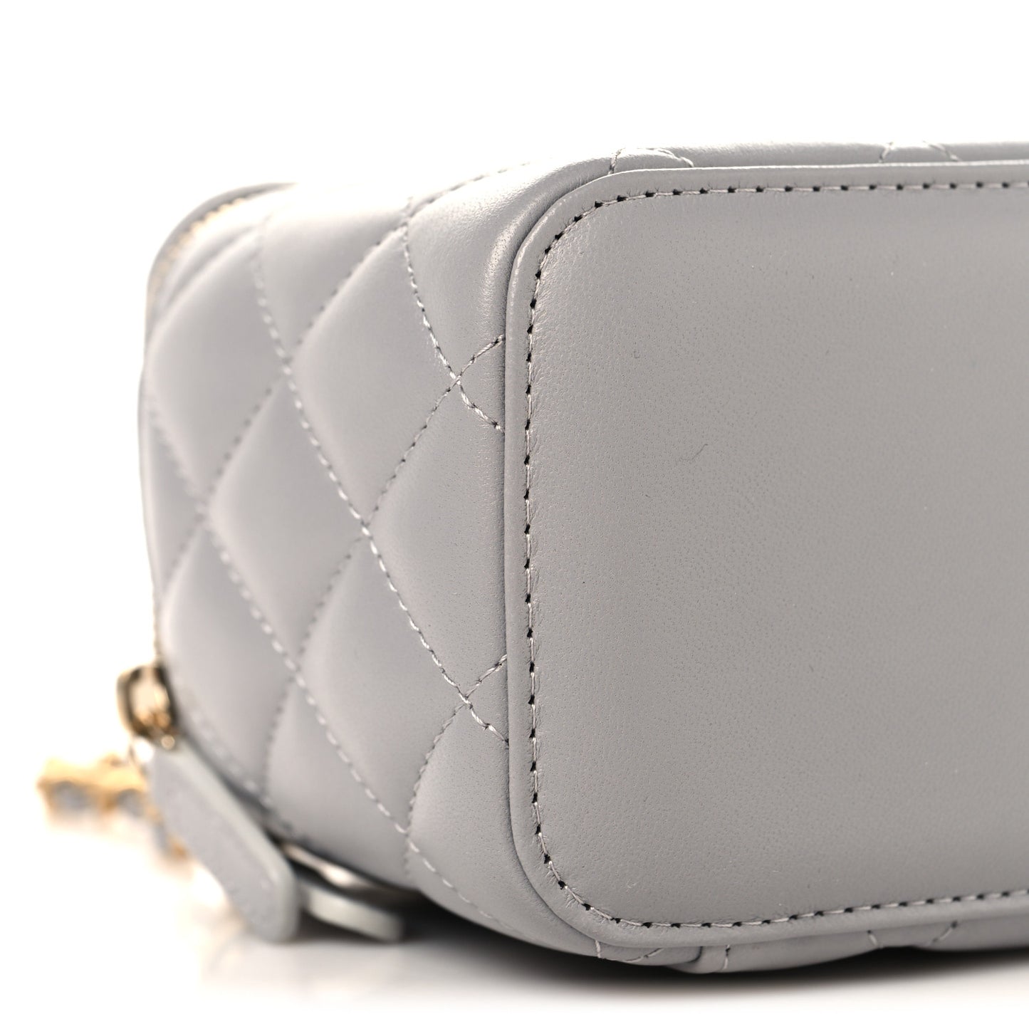 Lambskin Quilted Small Pearl Crush Vanity Case With Chain Grey