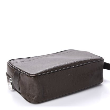 Louis Vuitton Taiga Kaluga Toiletry Pouch Grizzli 4 of 12