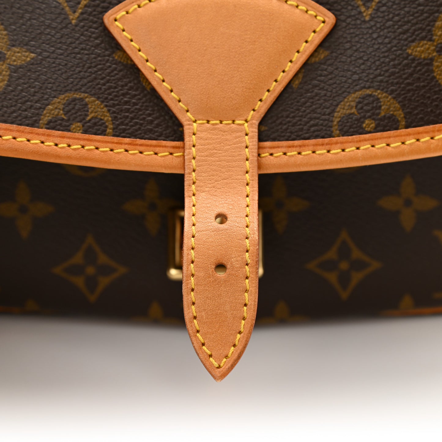 Monogram Sologne