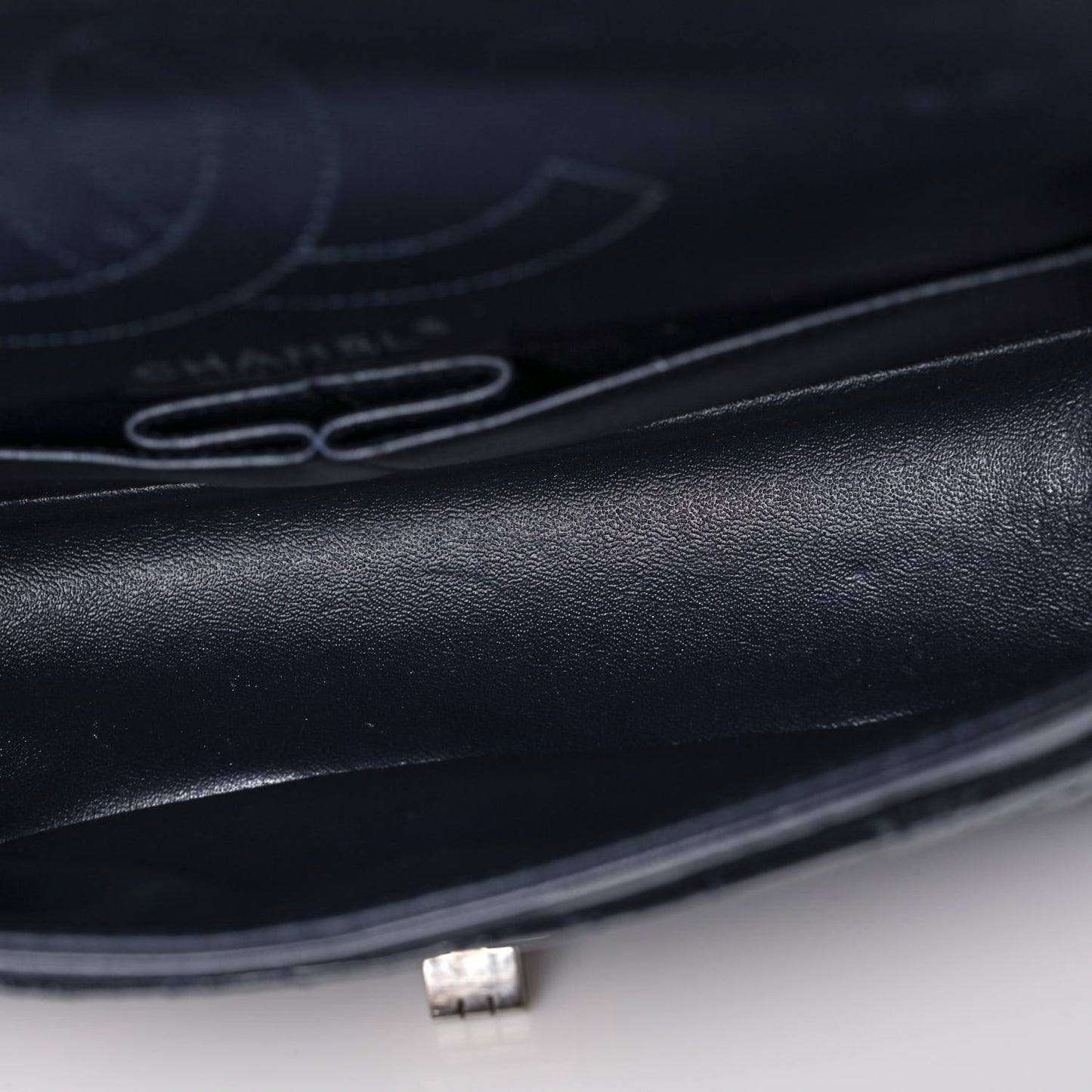 Distressed Patent Quilted 2.55 Reissue 225 Flap Navy