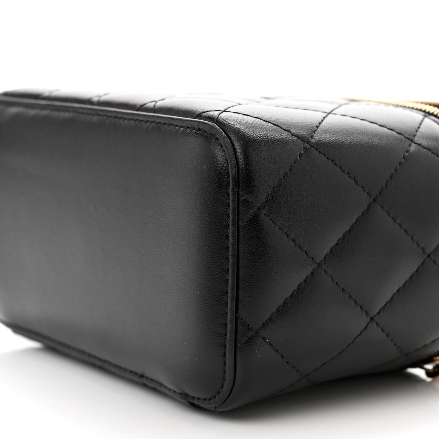 Lambskin Quilted Small Vanity Case With Chain Black