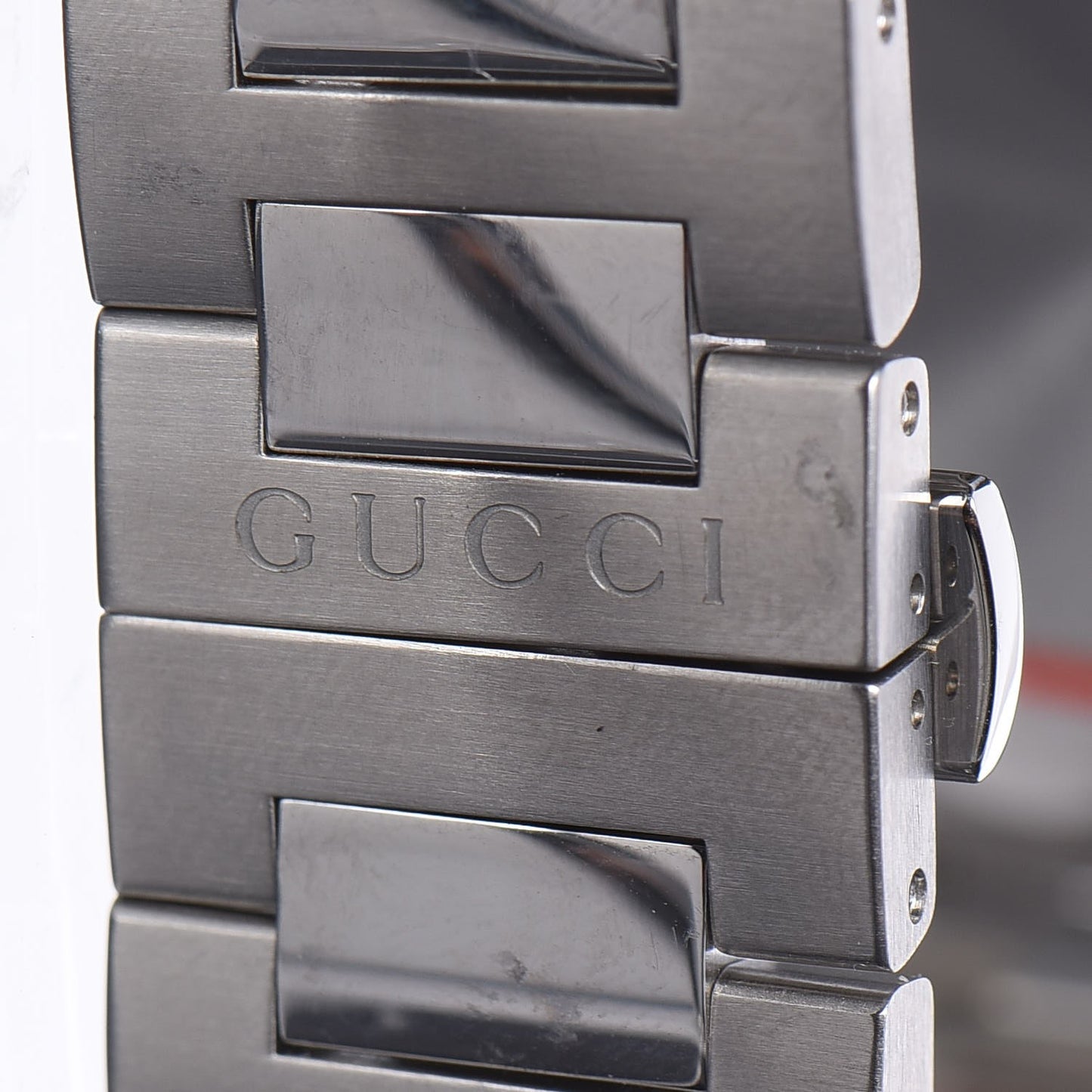 Stainless Steel 41mm GG2570 Quartz Watch