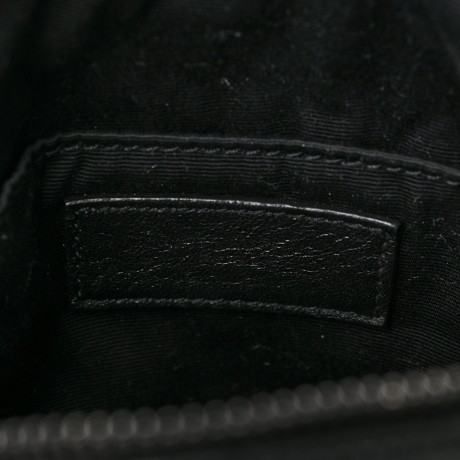 Saint Laurent Calfskin Matelasse Chevron Round Vinyle Camera Bag Black 6 of 8