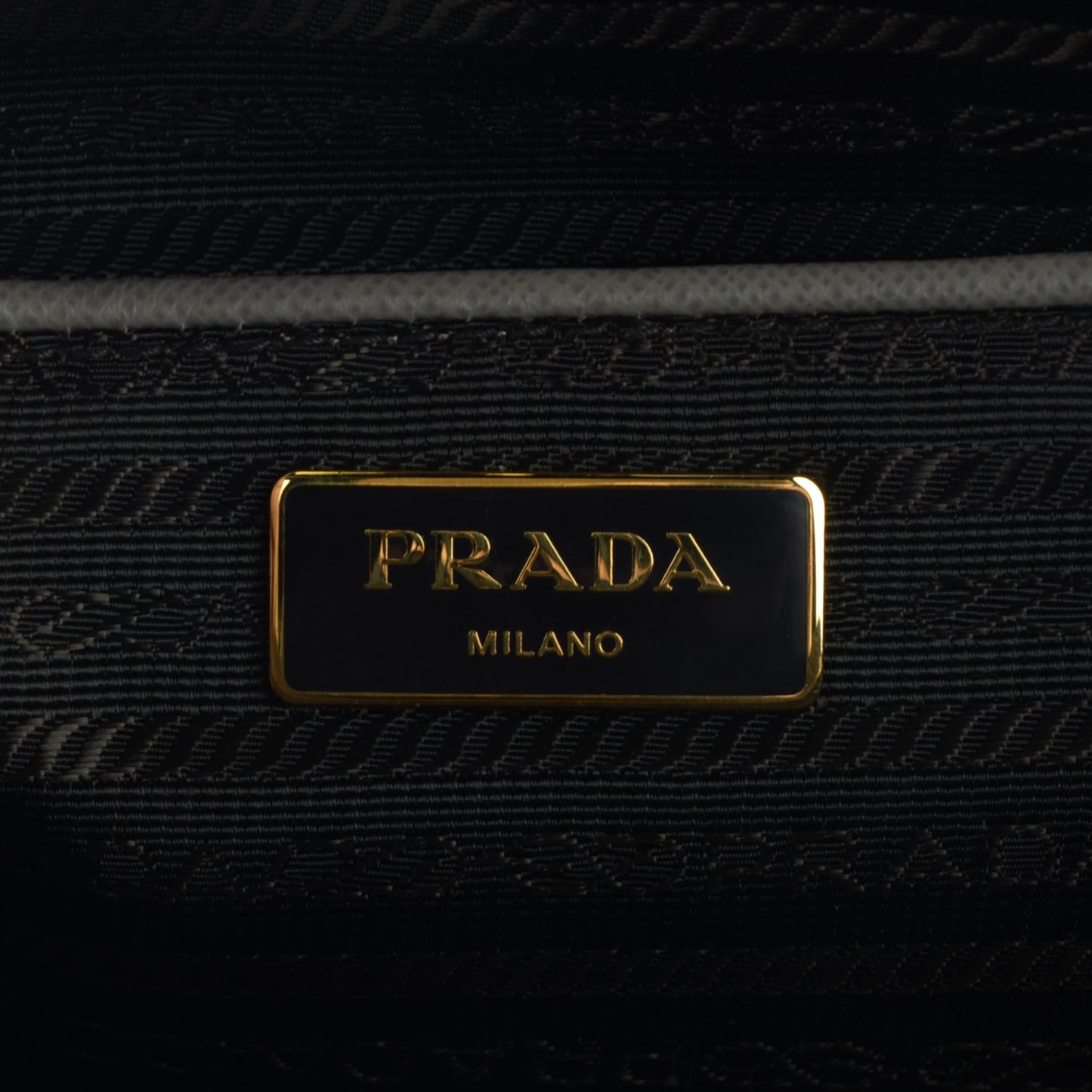 Saffiano Lux Medium Open Promenade Tote Argilla