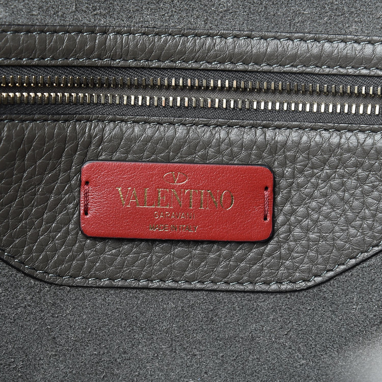 Valentino Garavani Grained Calfskin Rockstud Shoulder Tote Graphite 6 of 10