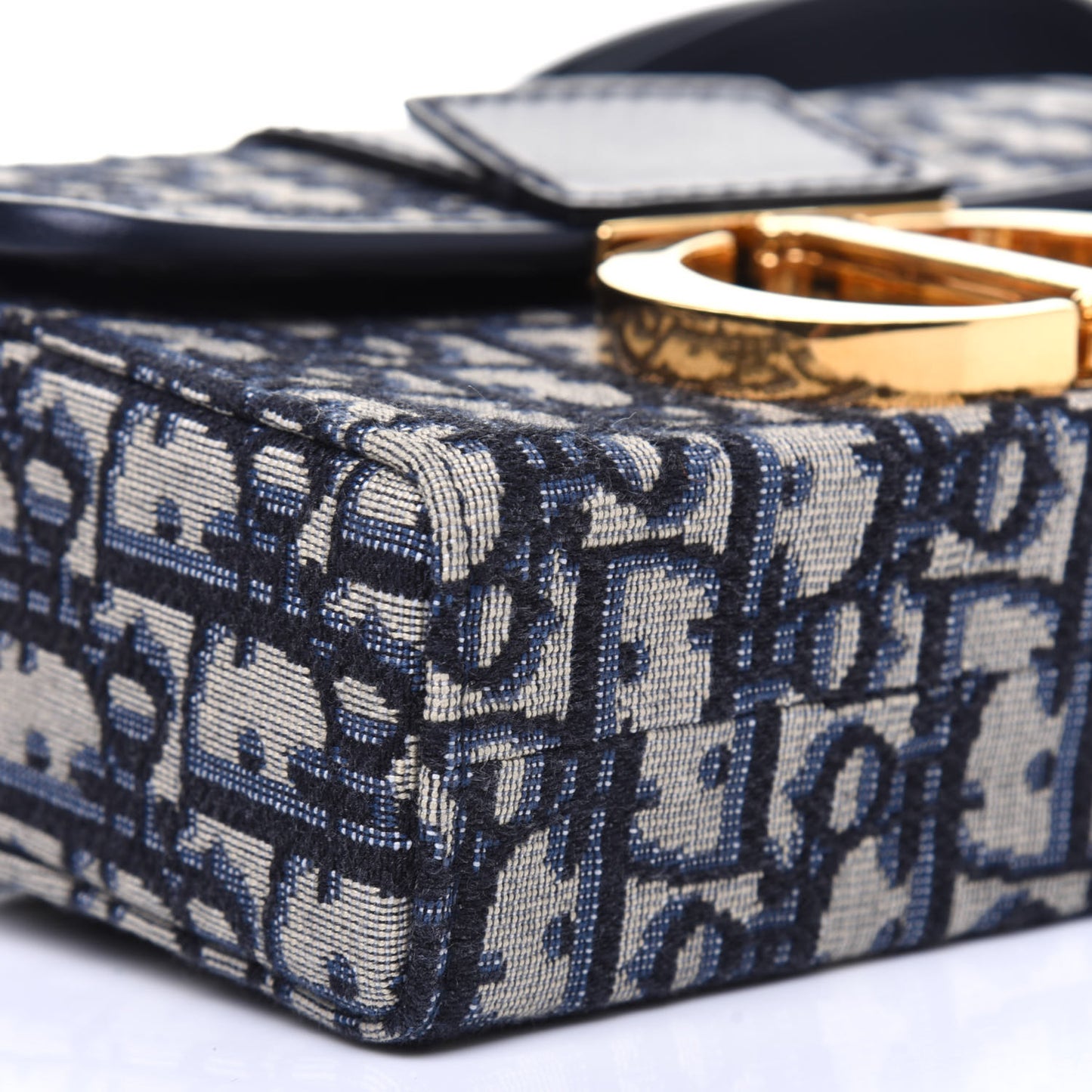 Oblique 30 Montaigne Box Bag Blue