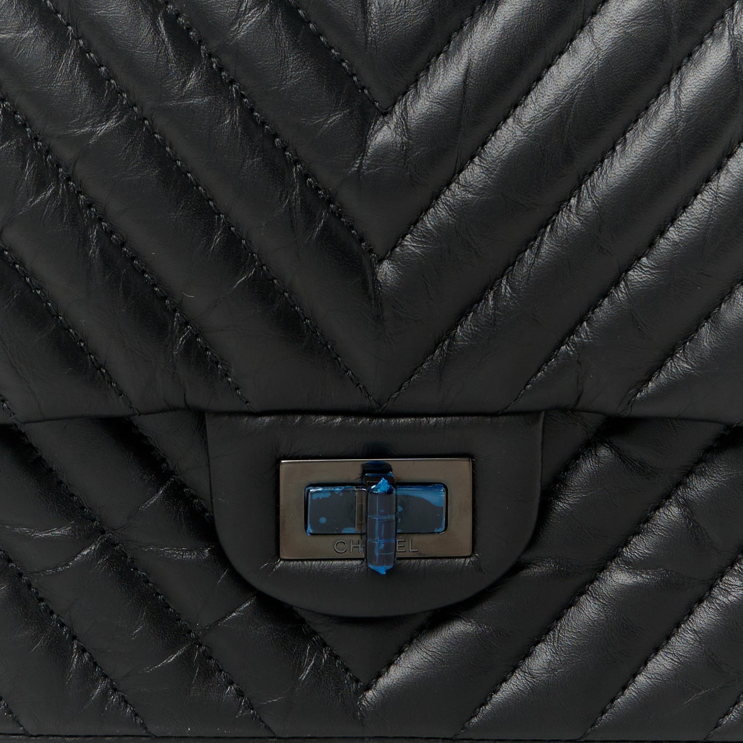 Aged Calfskin Chevron Quilted 2.55 Reissue 226 So Black
