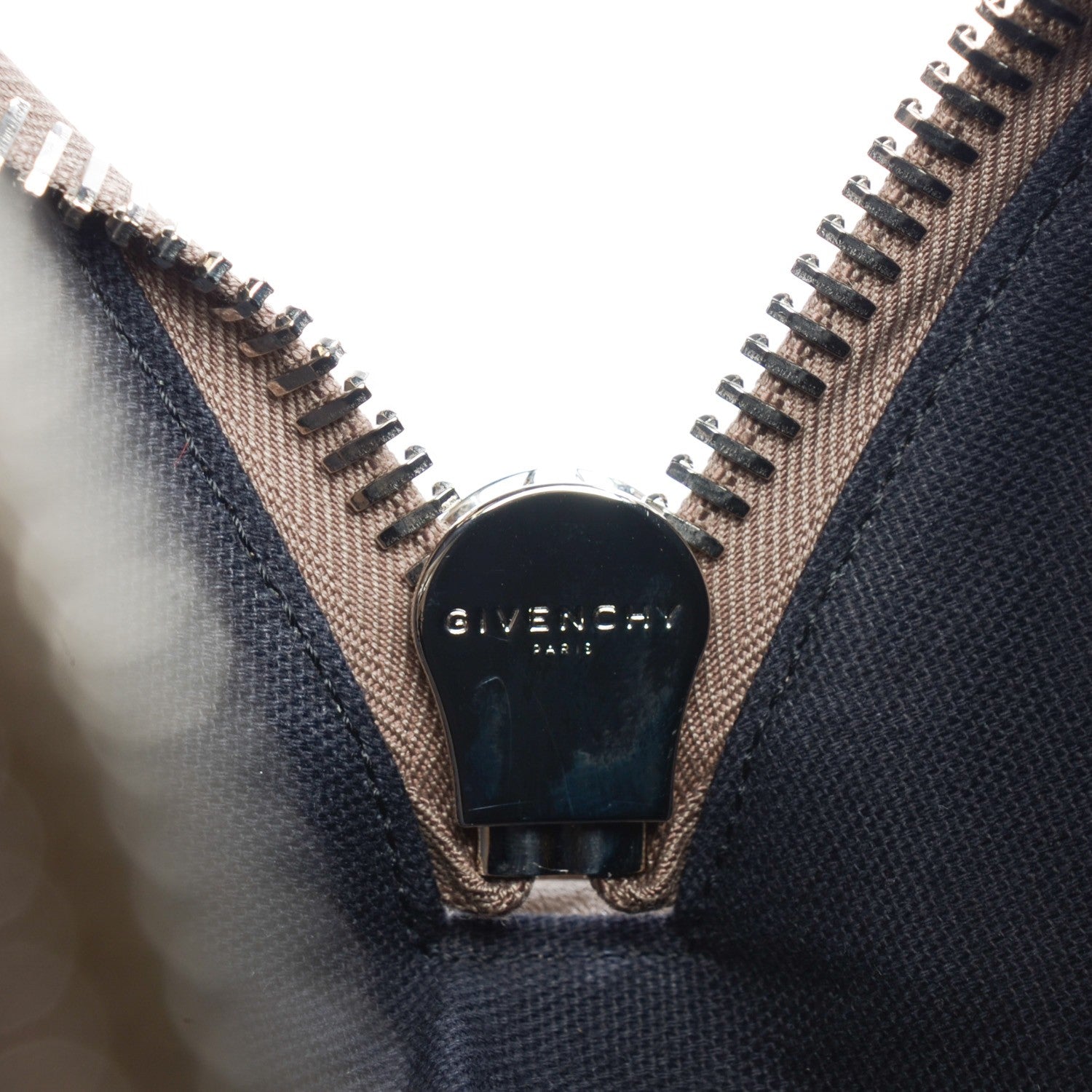 Givenchy Sugar Goatskin Medium Antigona Sand 9 of 10