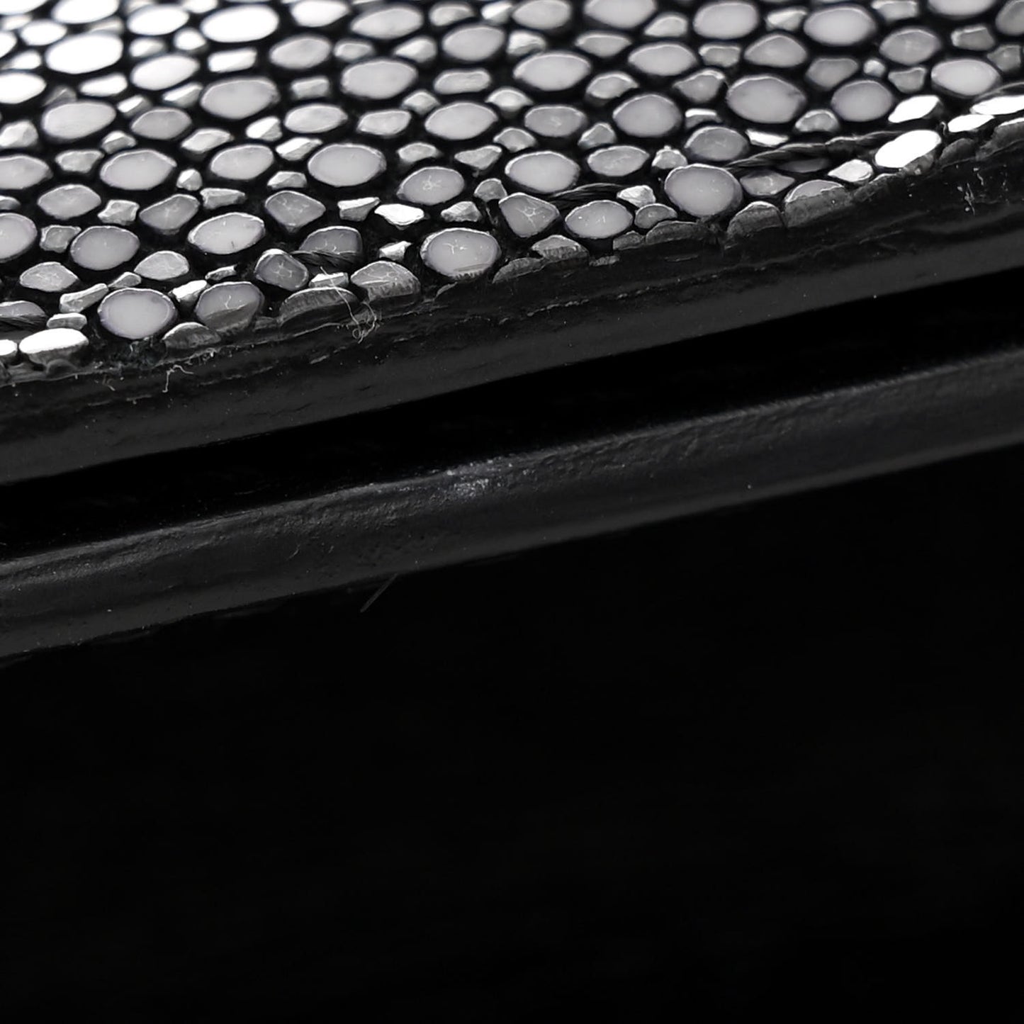 Stingray Medium Classic Box Flap Bag Black