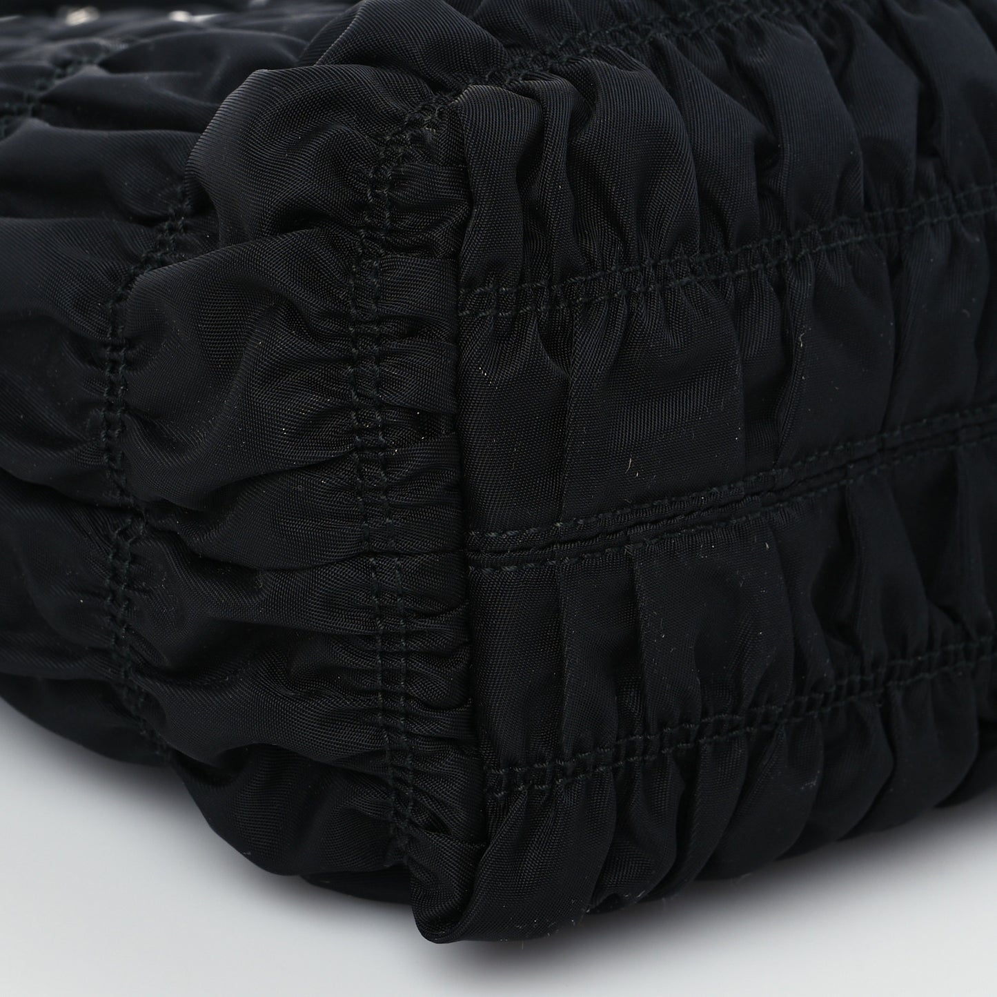 Tessuto Nylon Gaufre Tote Black