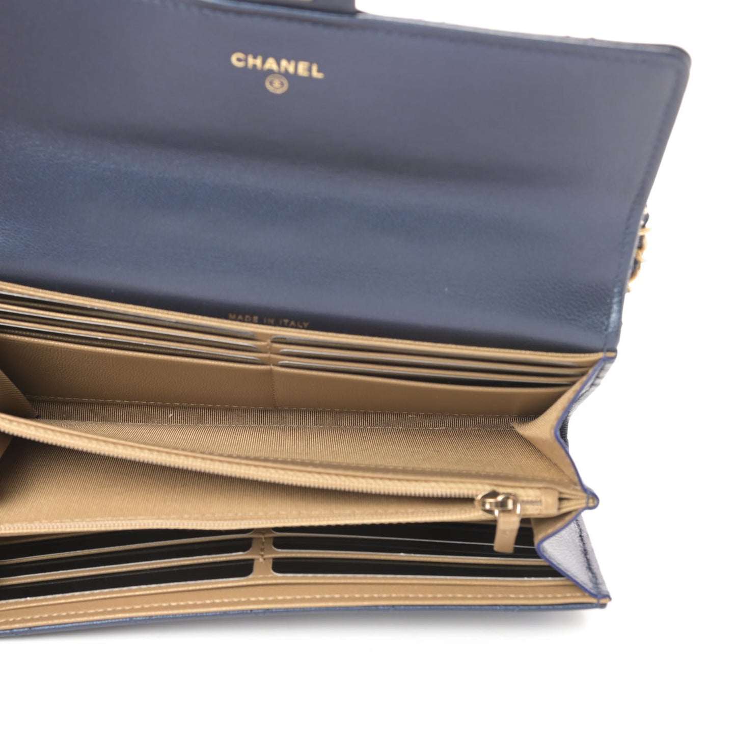 Iridescent Lambskin Quilted Chic Pearls Clutch With Chain Blue