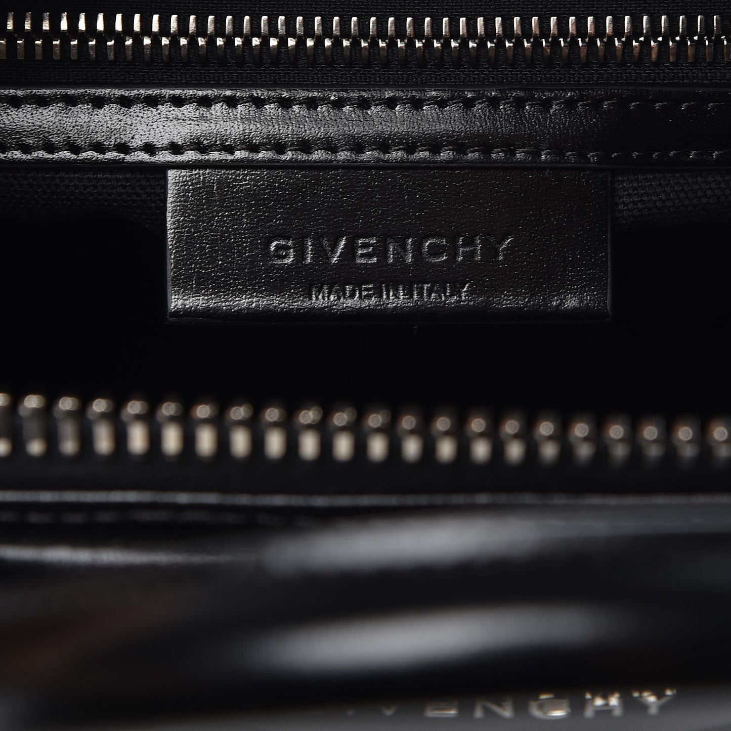 Shiny Lord Calfskin Small Antigona Black