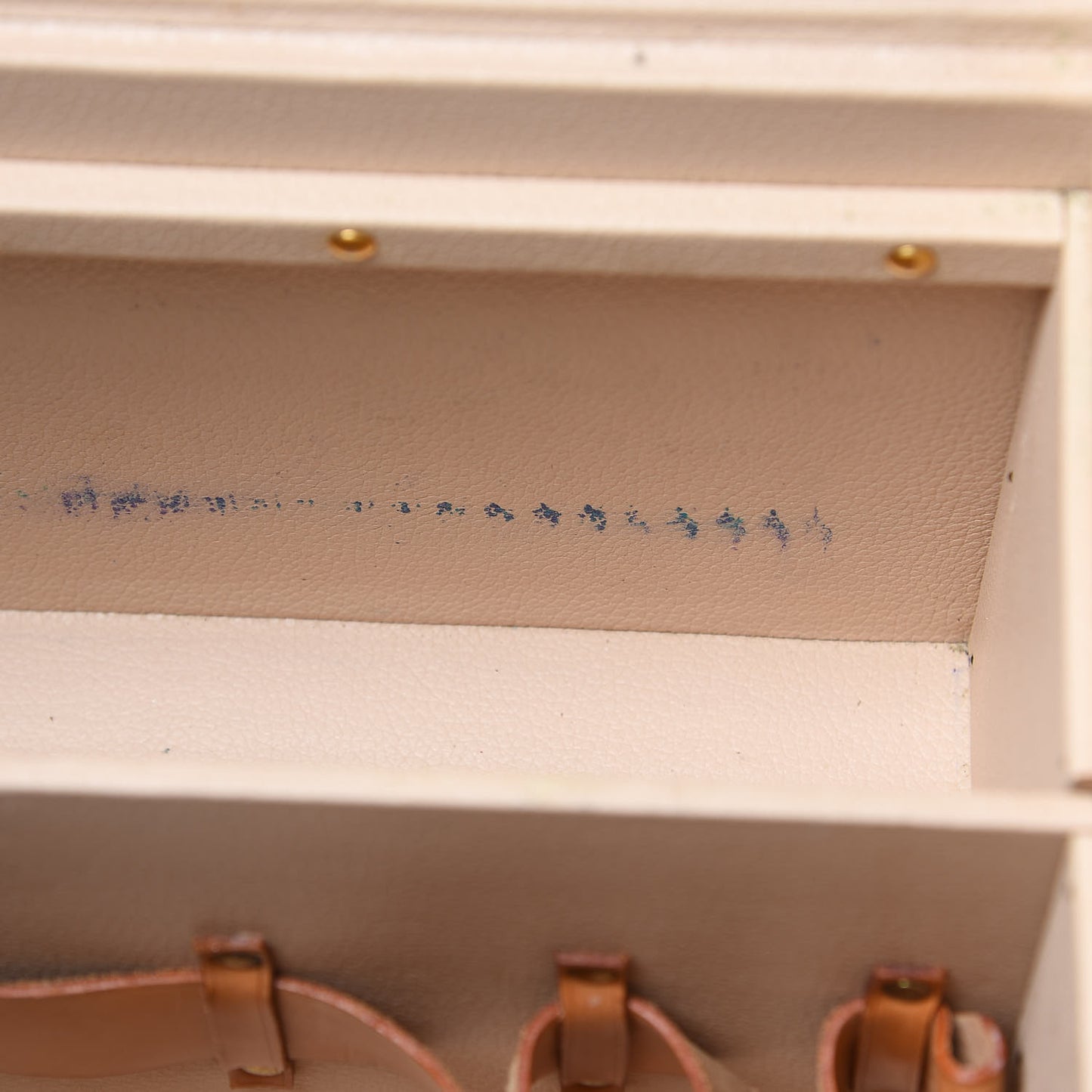 Monogram Boite Pharmacie Toiletry Case
