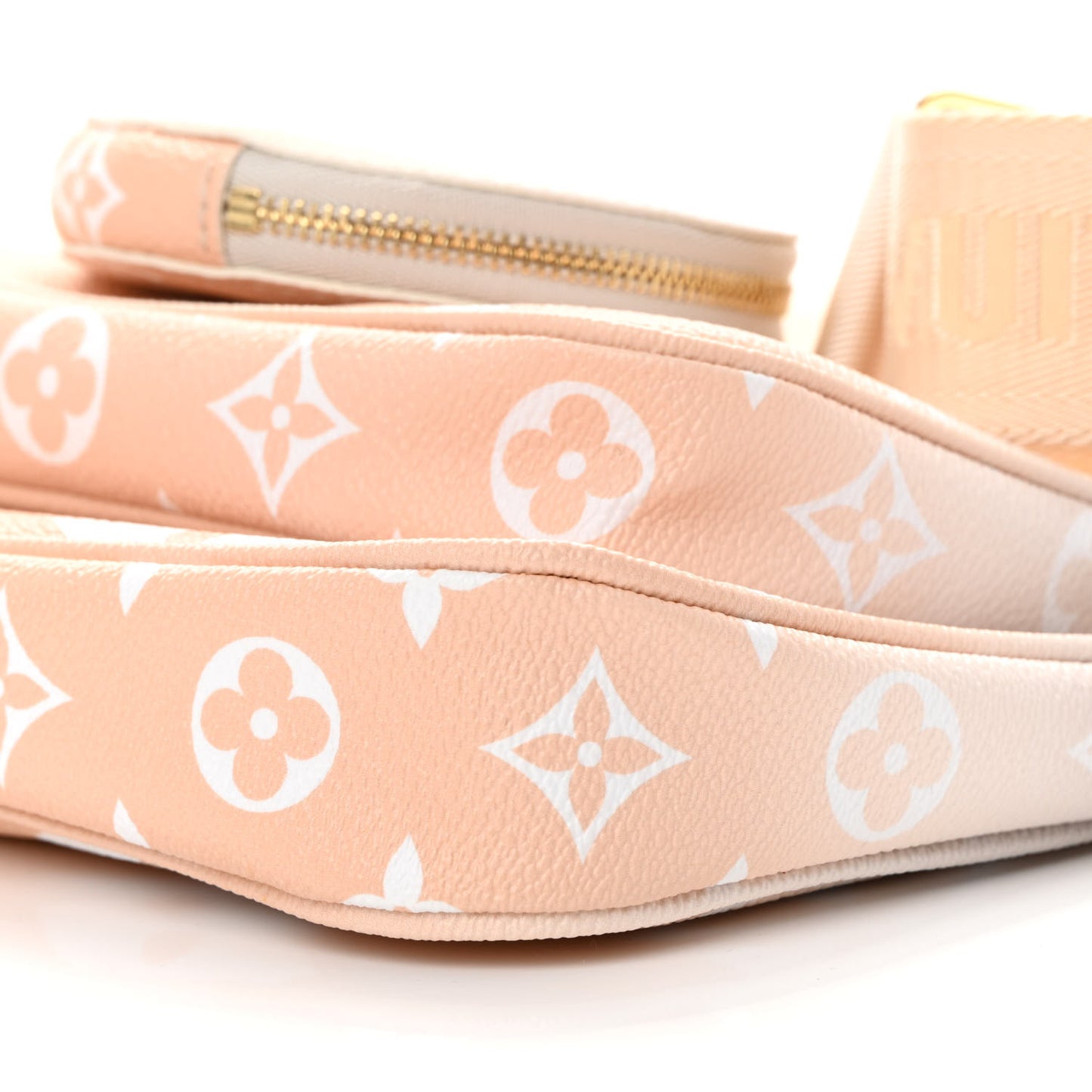 Monogram Giant By The Pool Multi Pochette Accessories Brume