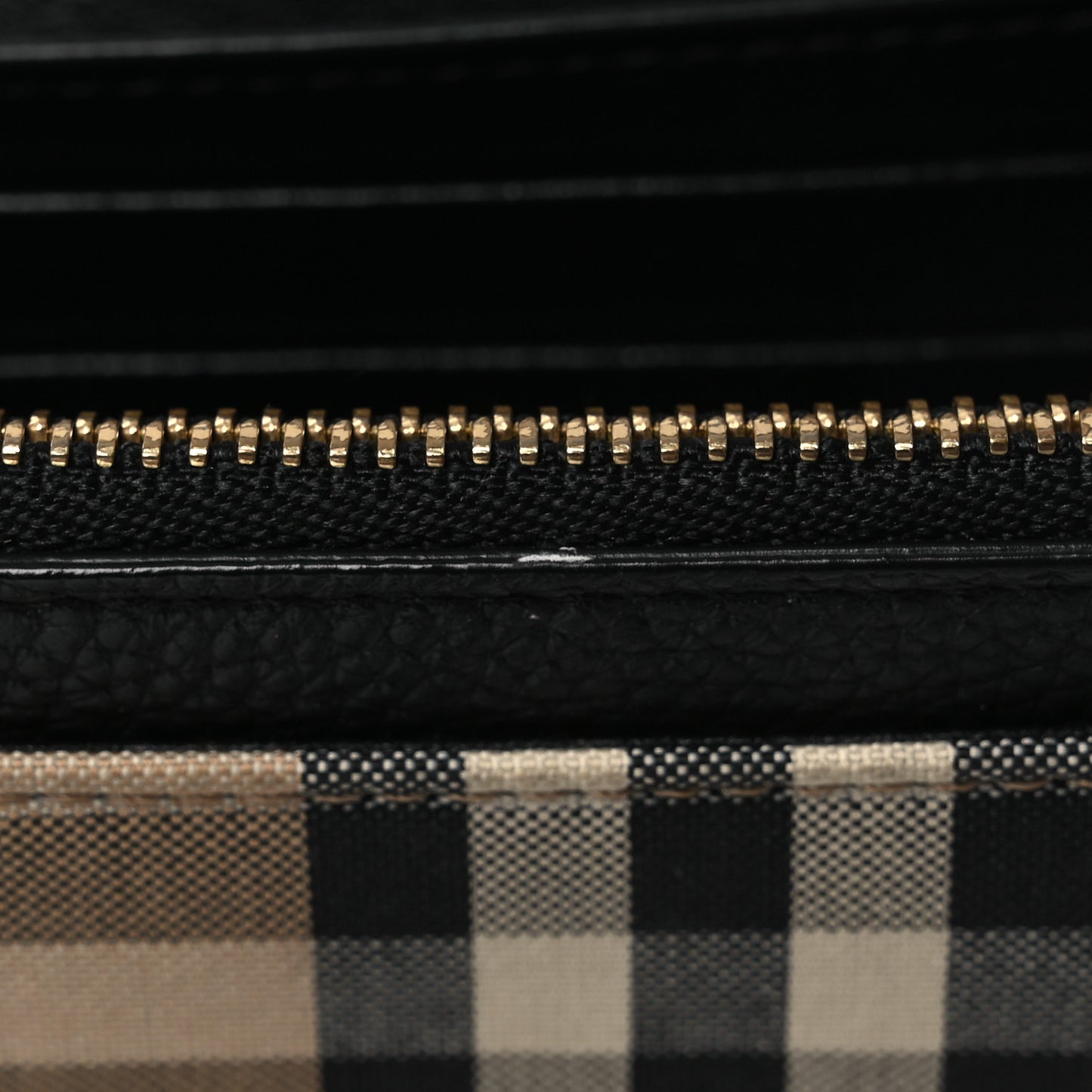 Grainy Calfskin Vintage Check Hampshire Crossbody Black