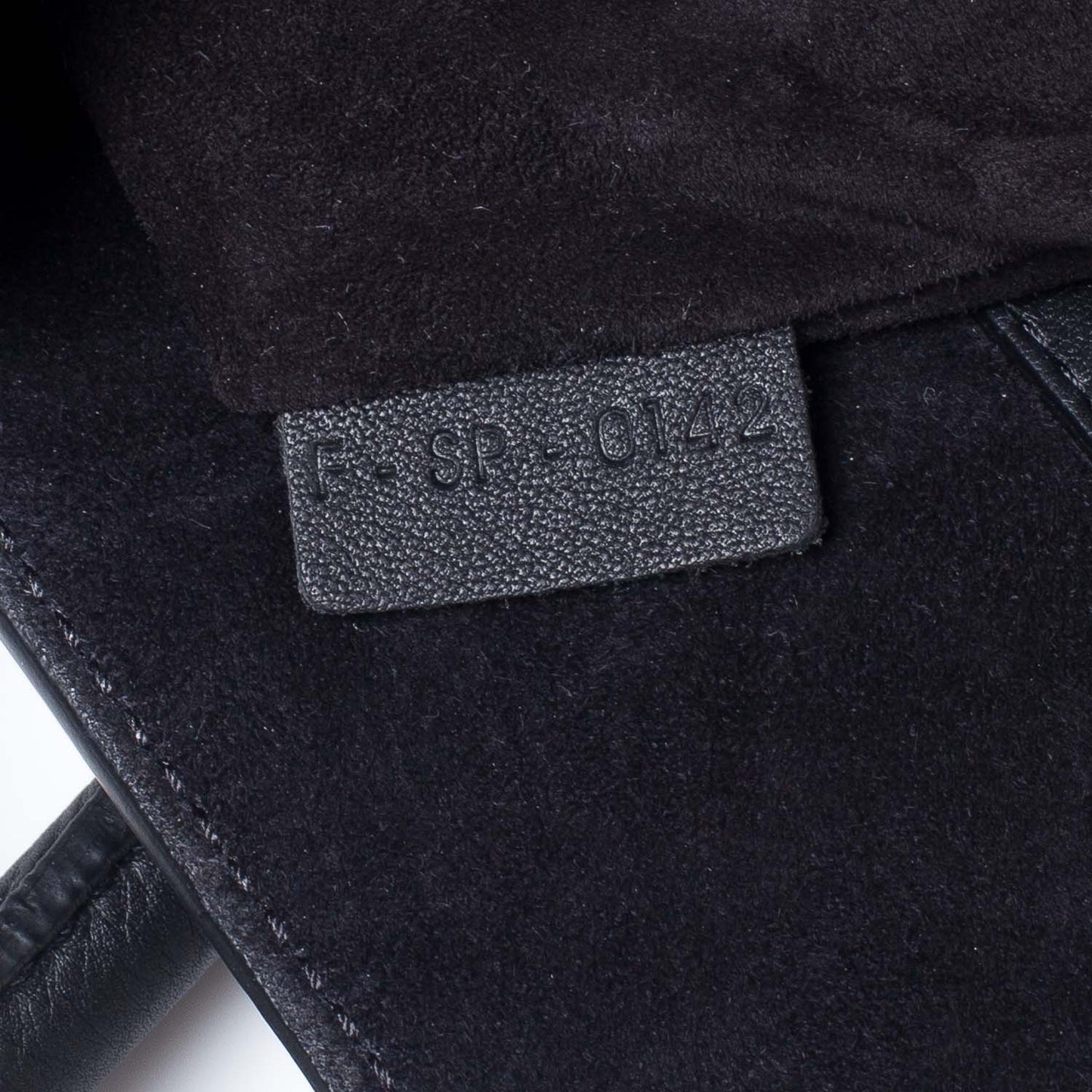 Smooth Calfskin Medium Phantom Luggage Black