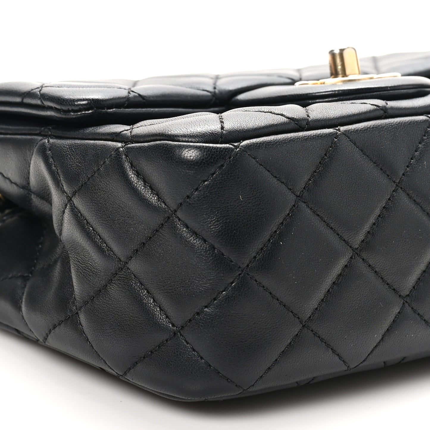 Lambskin Quilted Mini Pearl Crush Flap Black