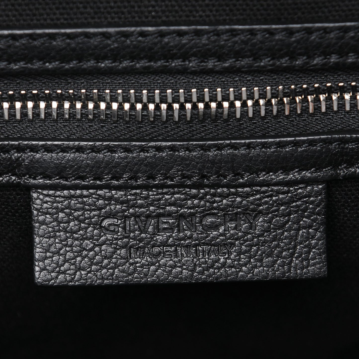 Sugar Goatskin Medium Antigona Black