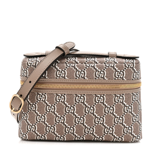 ボブGucci GGロゴ ショルダーバッグ ベージュ Gucci GG Shadow Supreme Canvas Mini Crossbody Bag Taupe 1828394