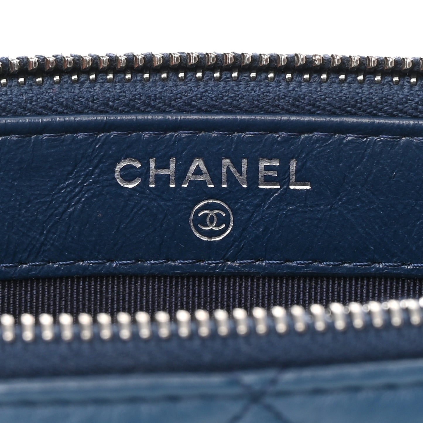 Aged Calfskin Quilted Small Gabrielle Clutch With Chain Navy Black