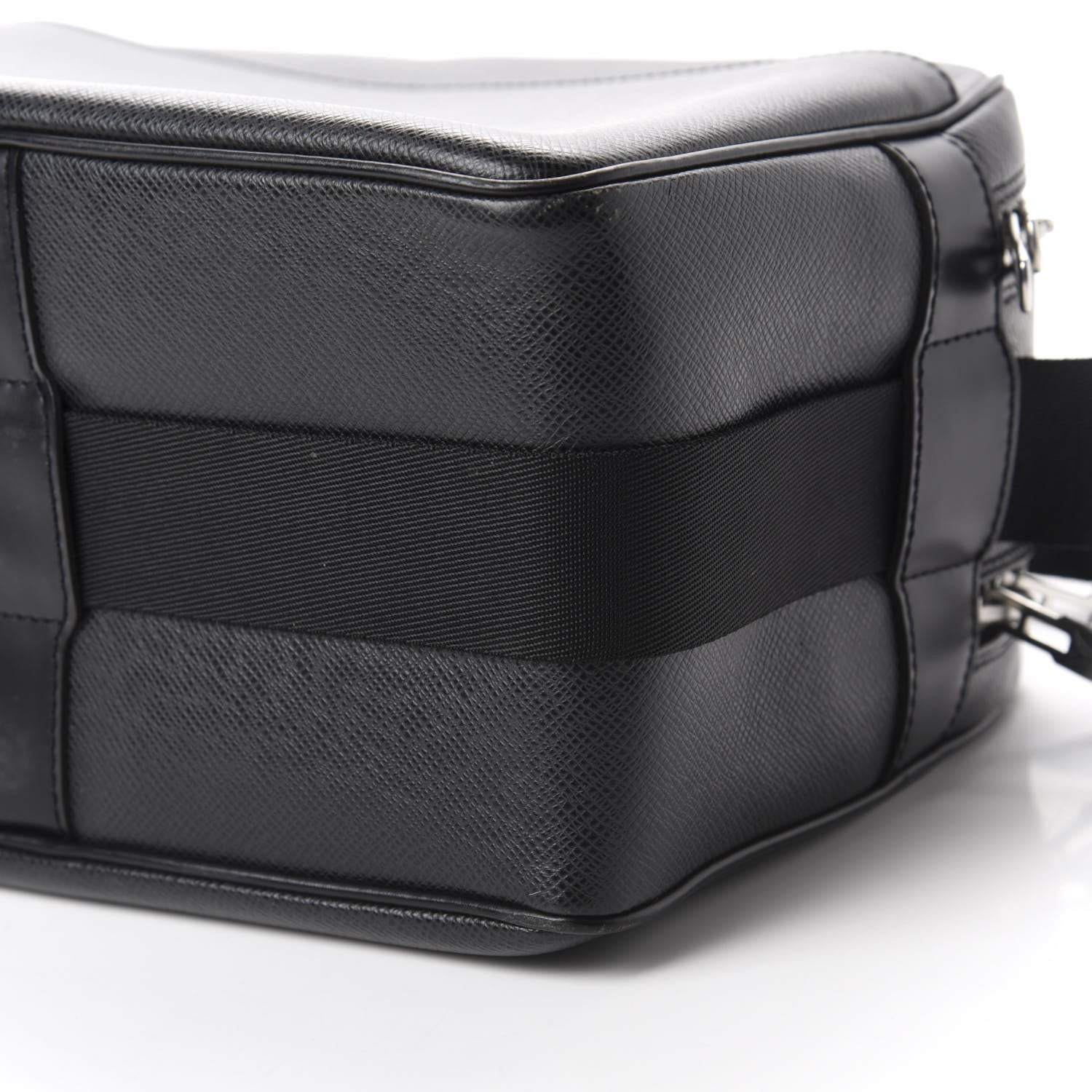 Louis Vuitton Taiga Reporter Messenger Ardoise 8 of 14