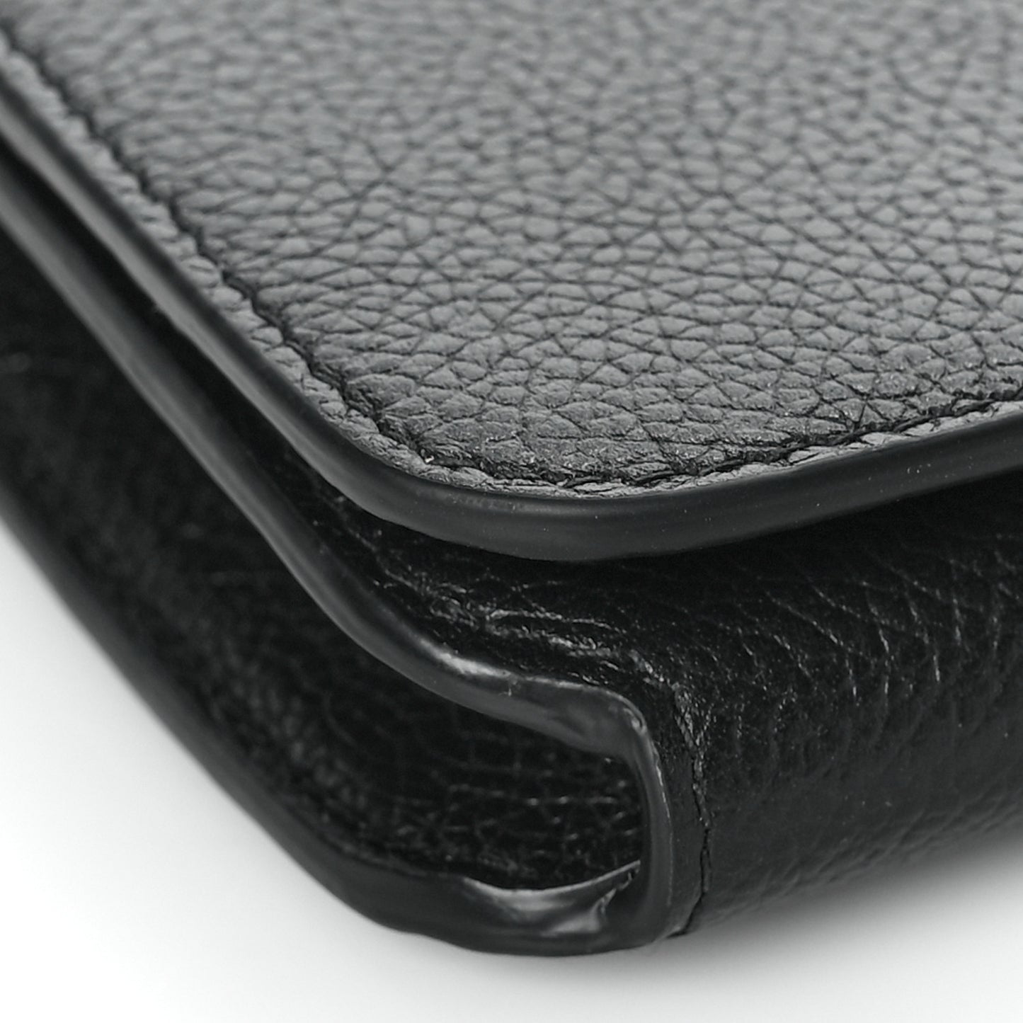 Grained Calfskin Logo Cash Phone Holder Wallet On Chain Black White