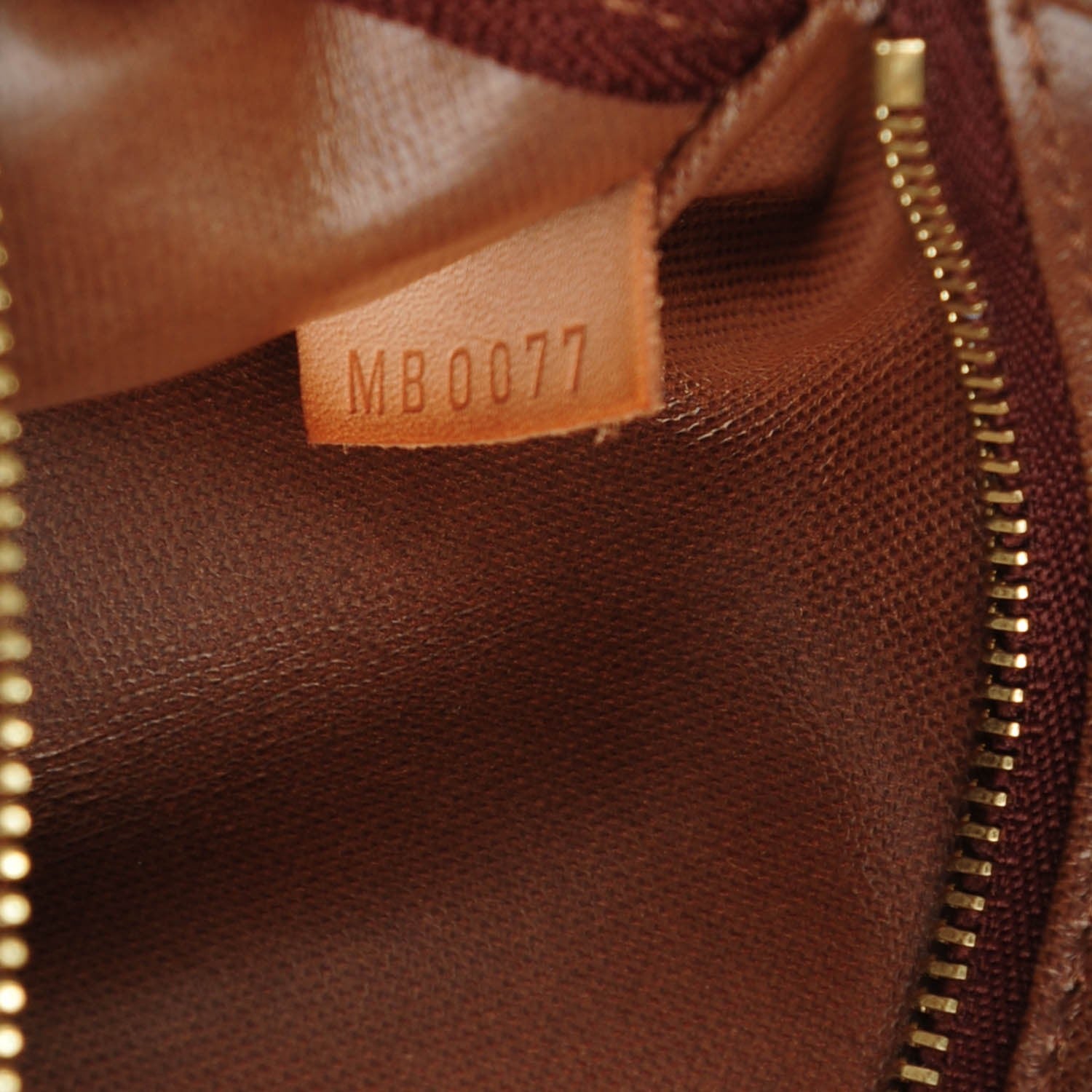 Louis Vuitton Monogram Toiletry 25 7 of 8