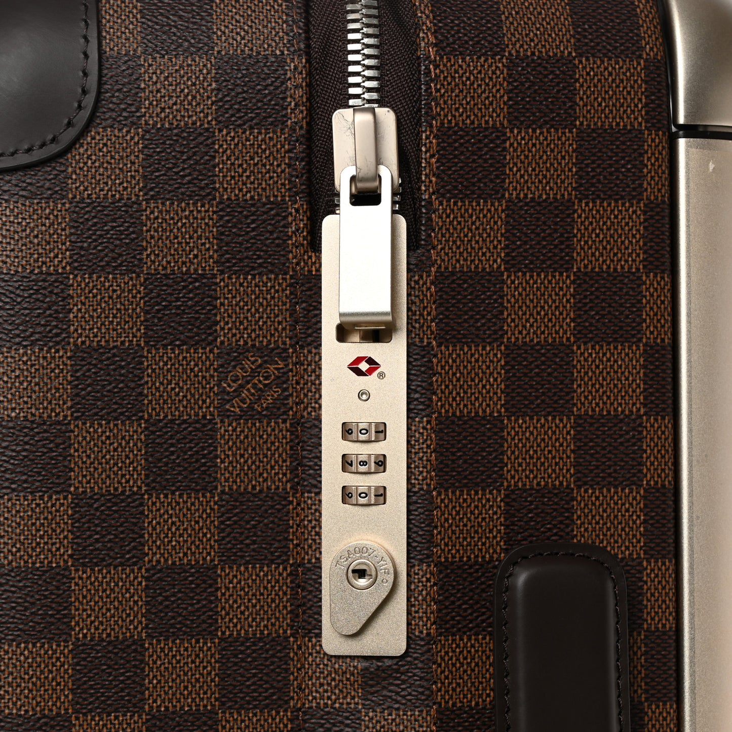 Damier Ebene Horizon 55