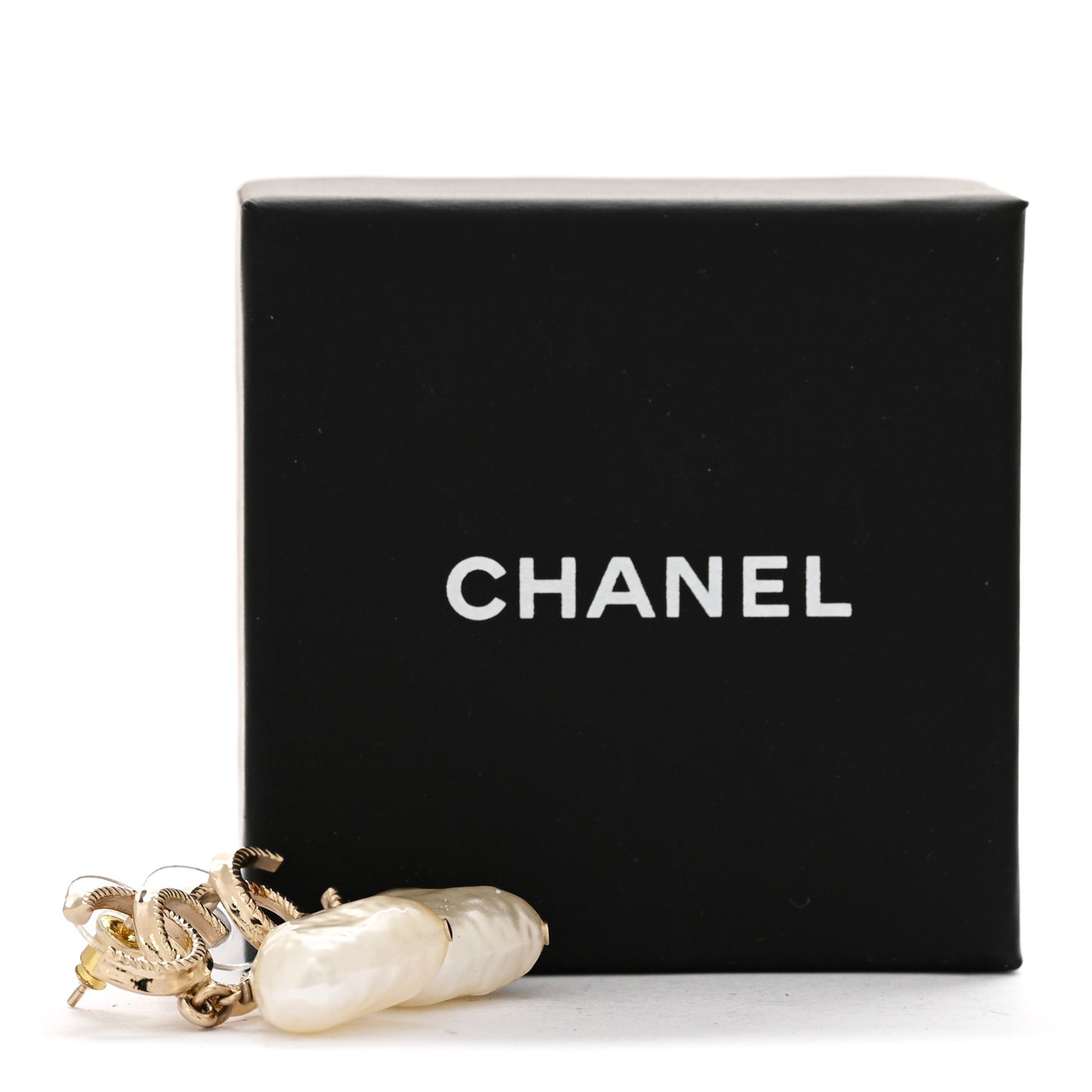 Pearl CC Heart Drop Earrings Gold