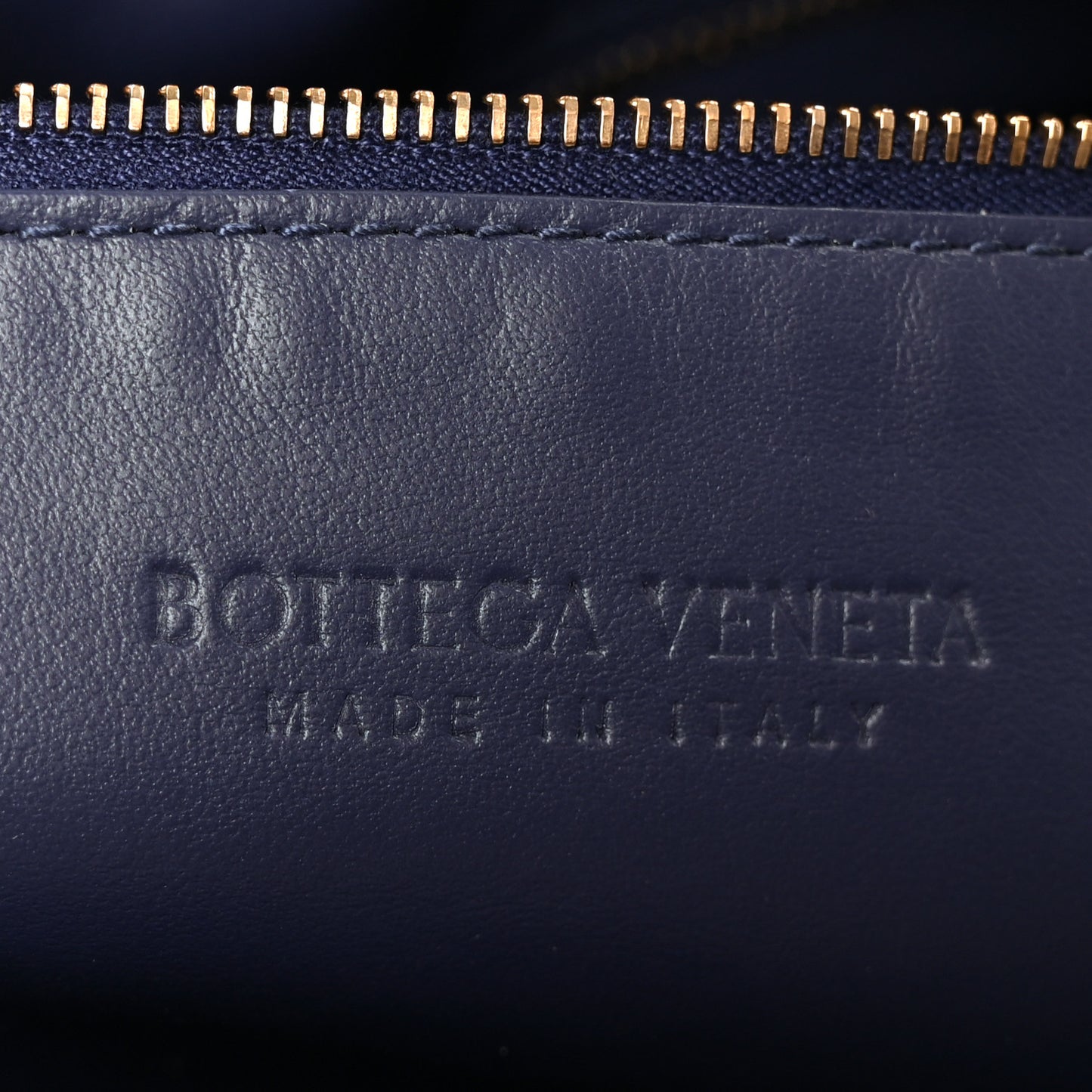 Calfskin Intrecciato Small Hop Duke