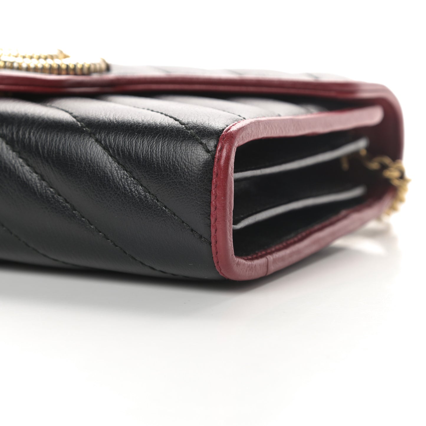 Vintage Effect Calfskin Matelasse Diagonal Torchon GG Marmont Chain Wallet Black Romantic Cherry