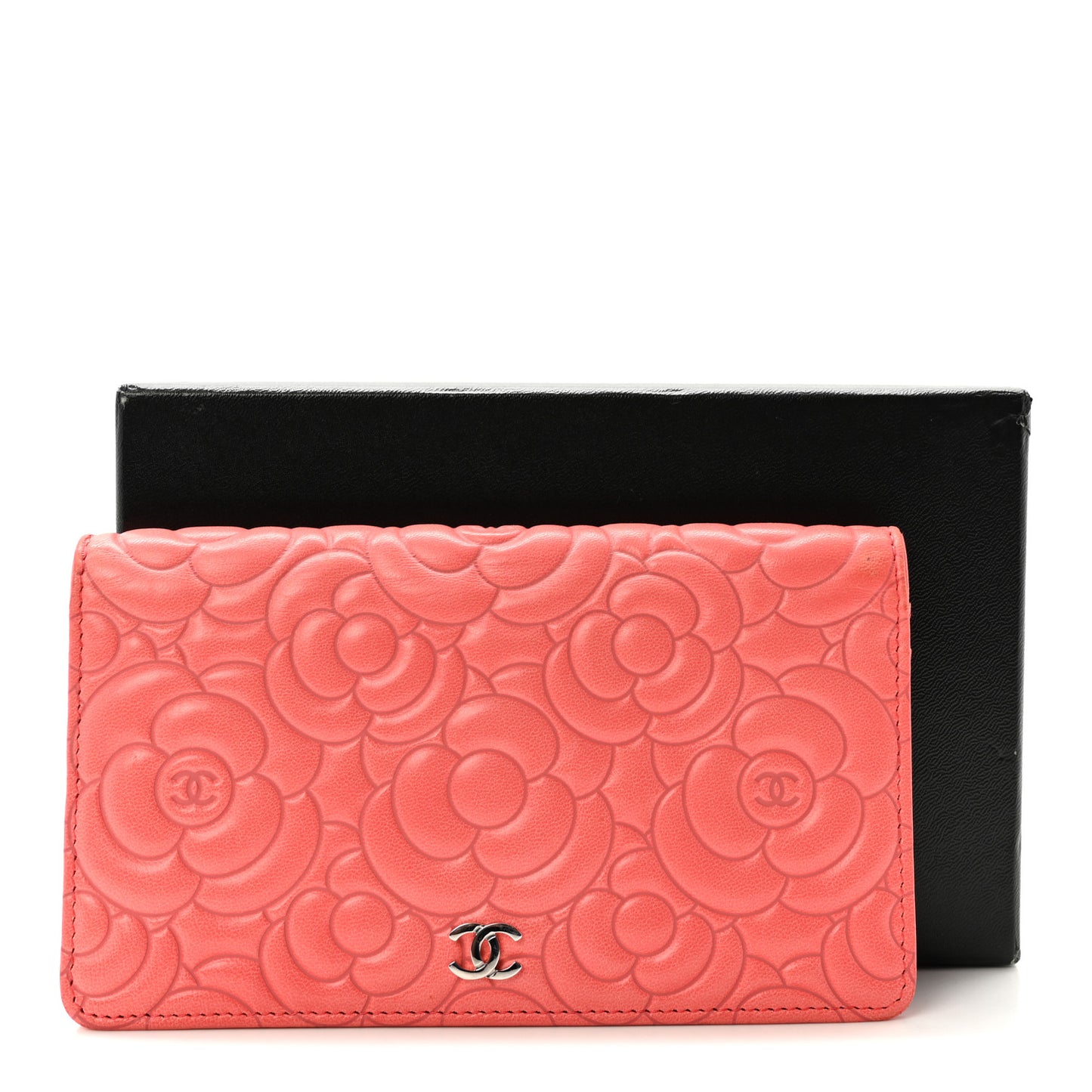Lambskin Camellia Embossed Yen Wallet Pink