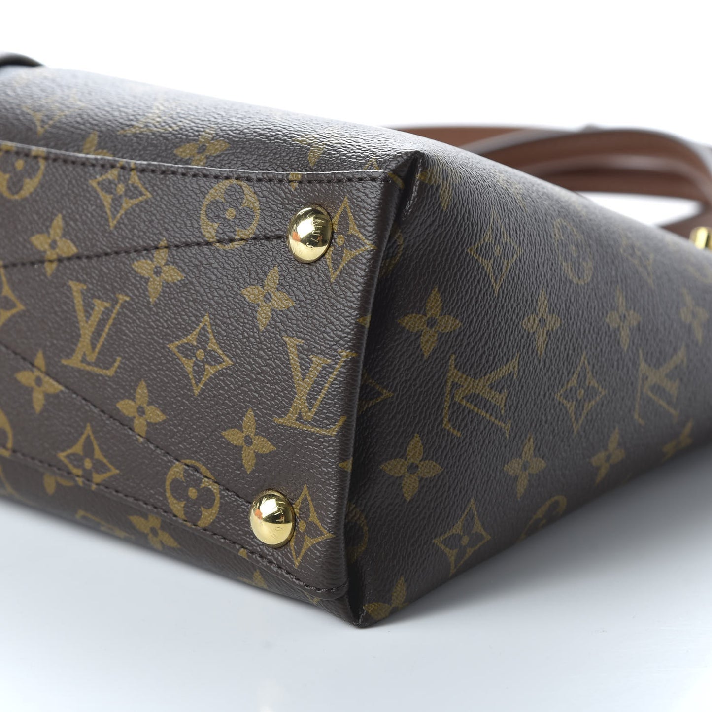 Monogram V Tote MM Black