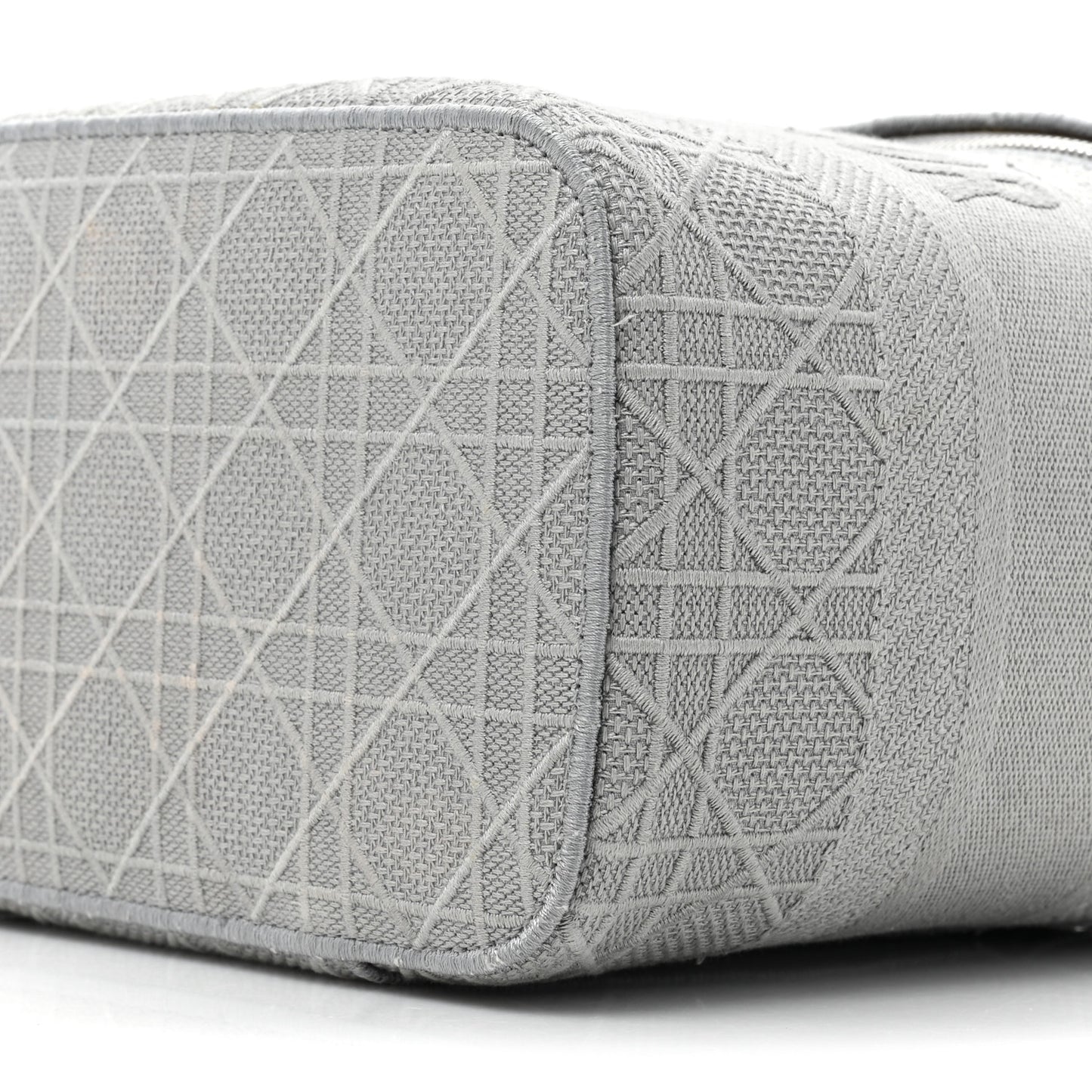 Canvas Embroidered Cannage Diortravel Vanity Case Grey