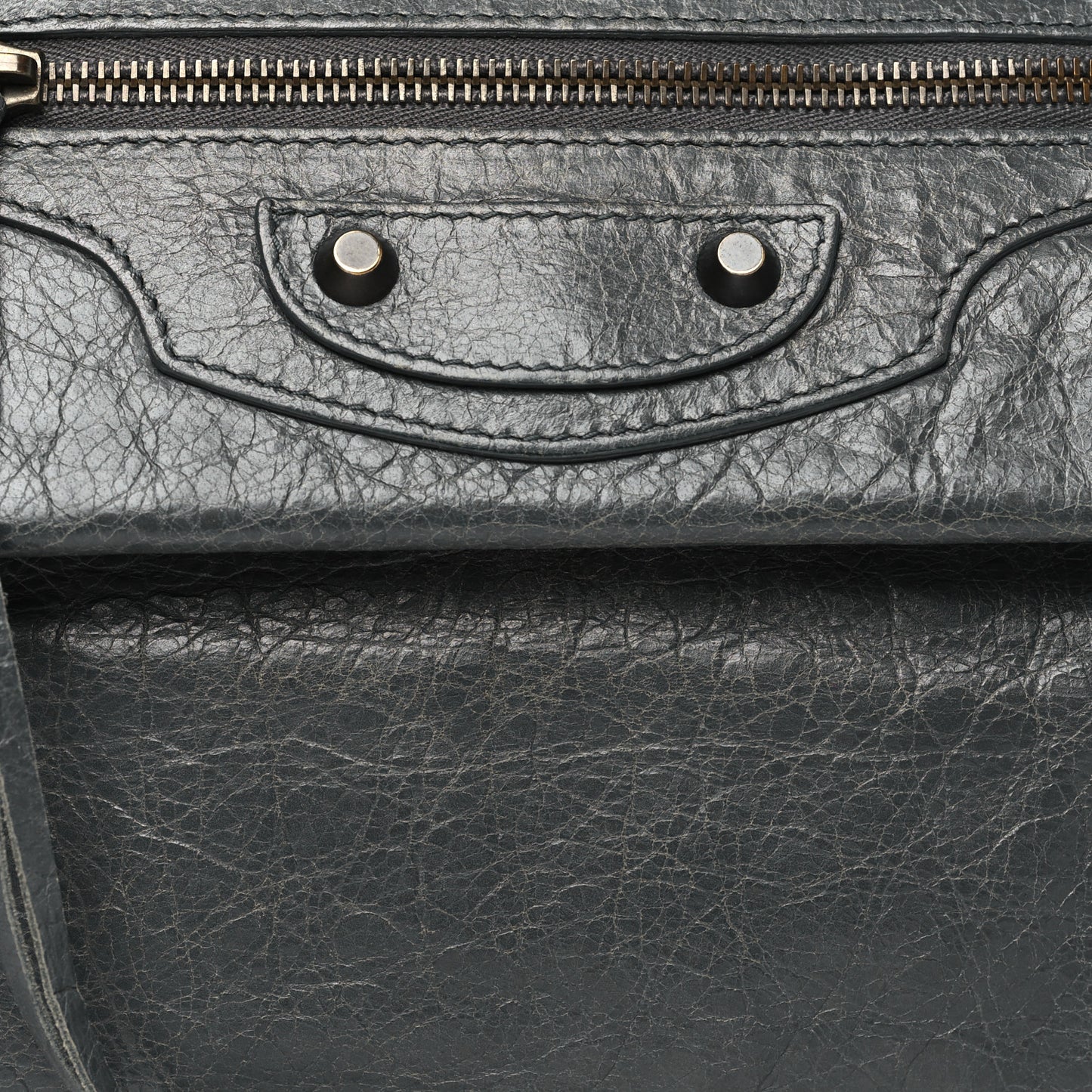 Agneau Classic Hardware Envelope Clutch Gris Tarmac